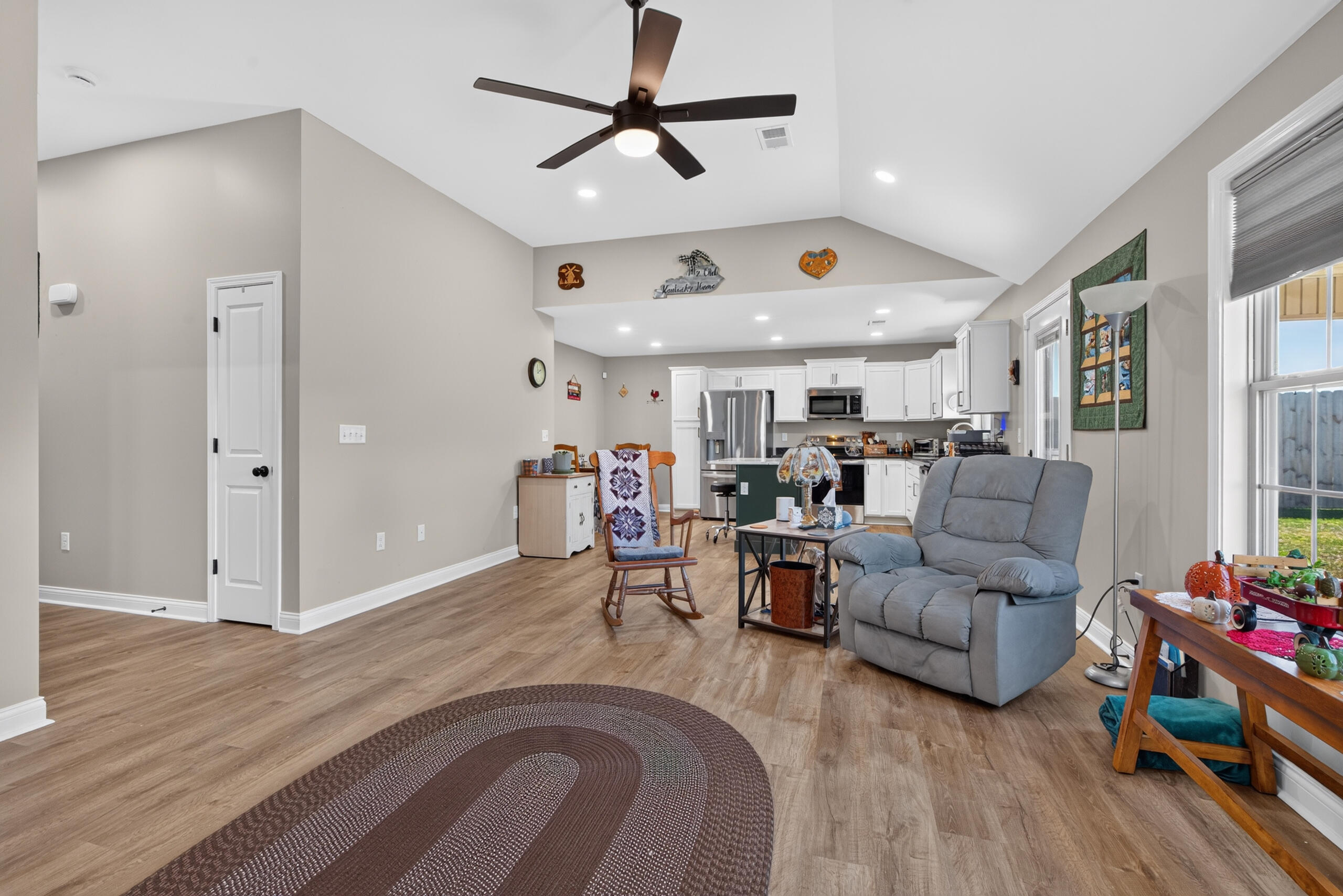 205 Brook Cove Property Photo 6