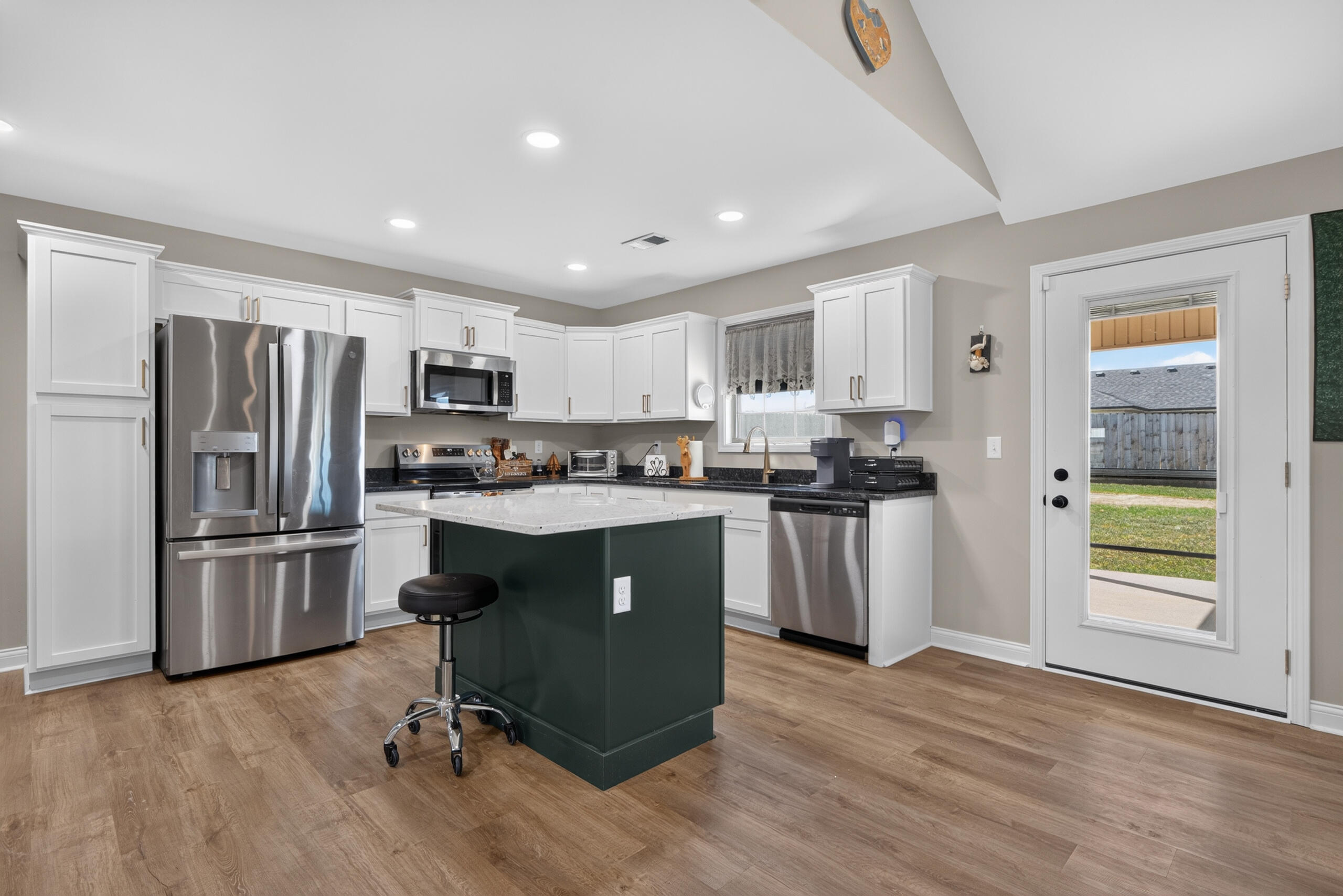 205 Brook Cove Property Photo 8