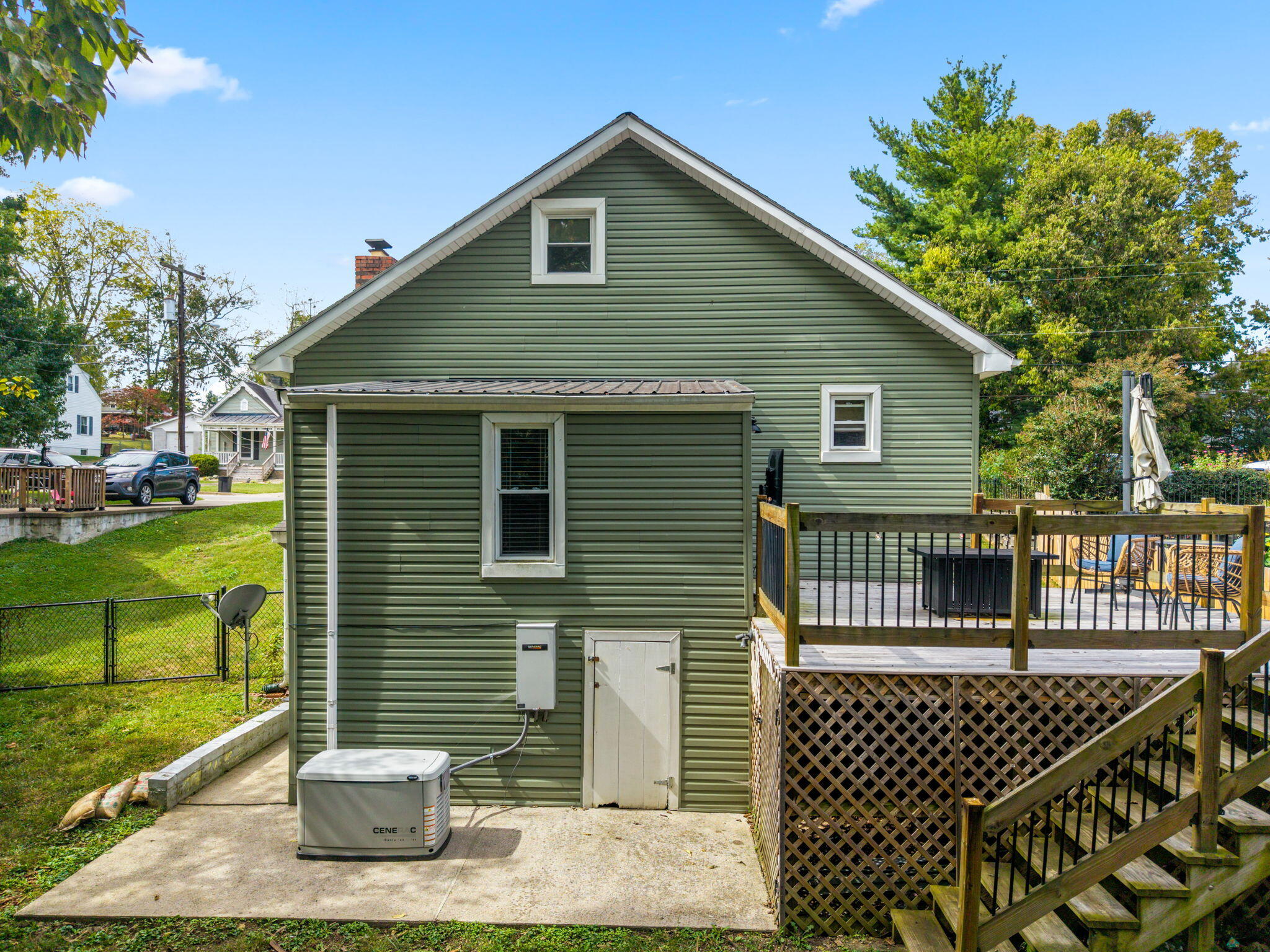 215 Antwerp Avenue Property Photo 10