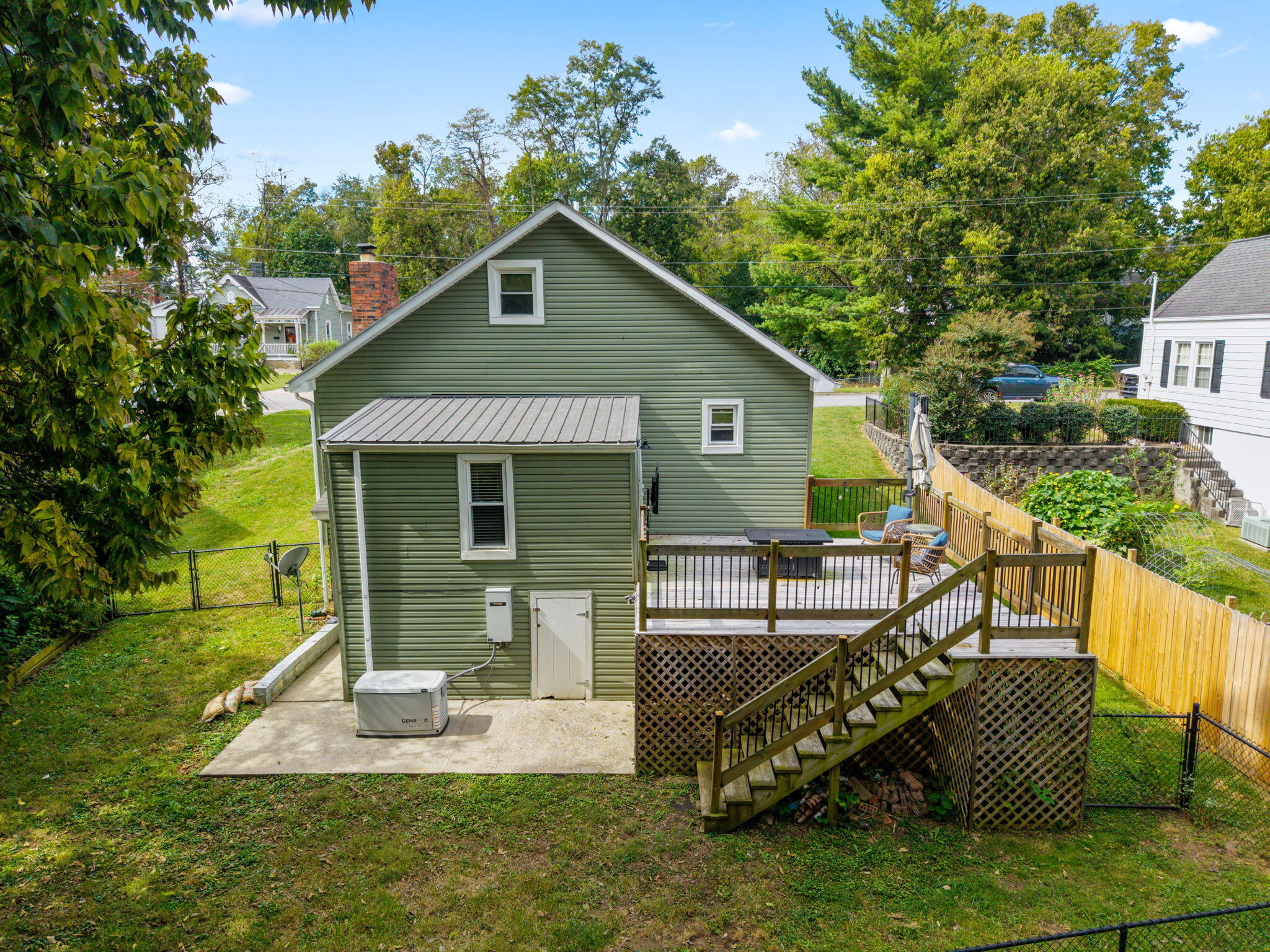 215 Antwerp Avenue Property Photo 11