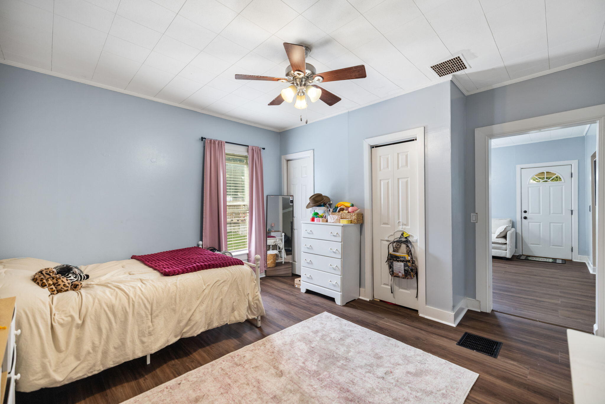215 Antwerp Avenue Property Photo 37