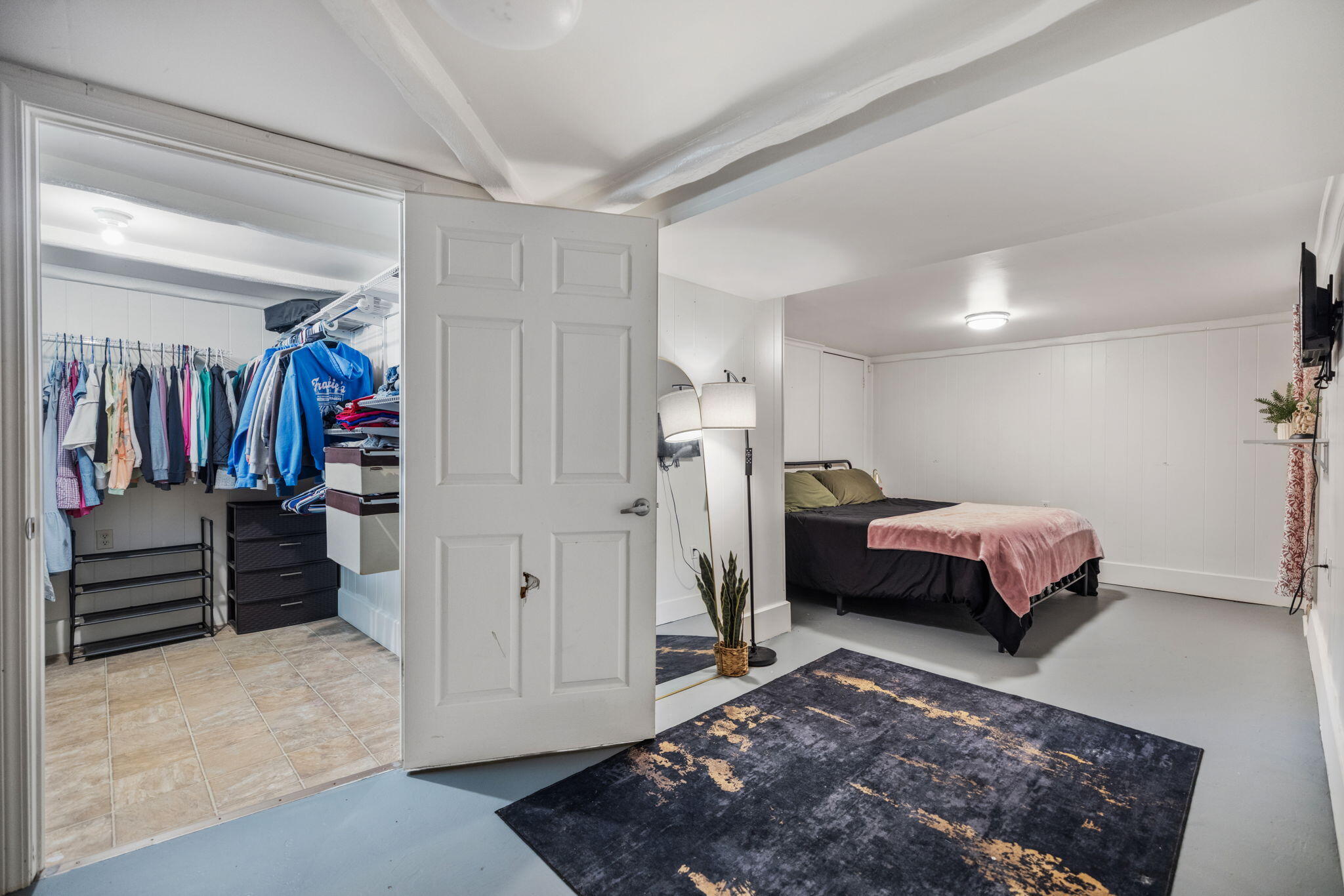 215 Antwerp Avenue Property Photo 44