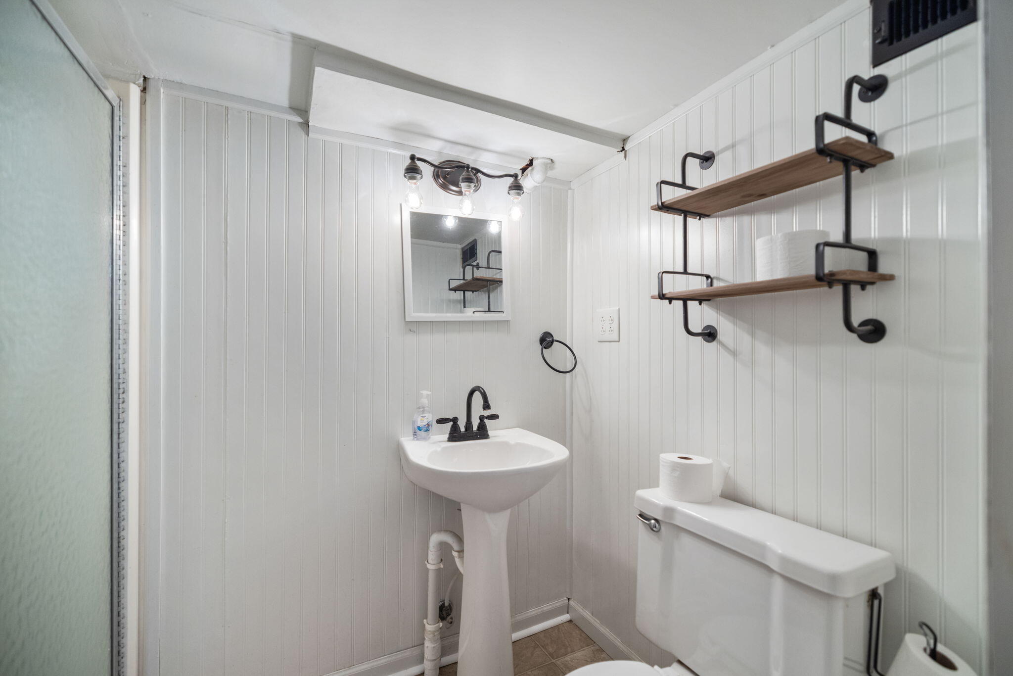 215 Antwerp Avenue Property Photo 47