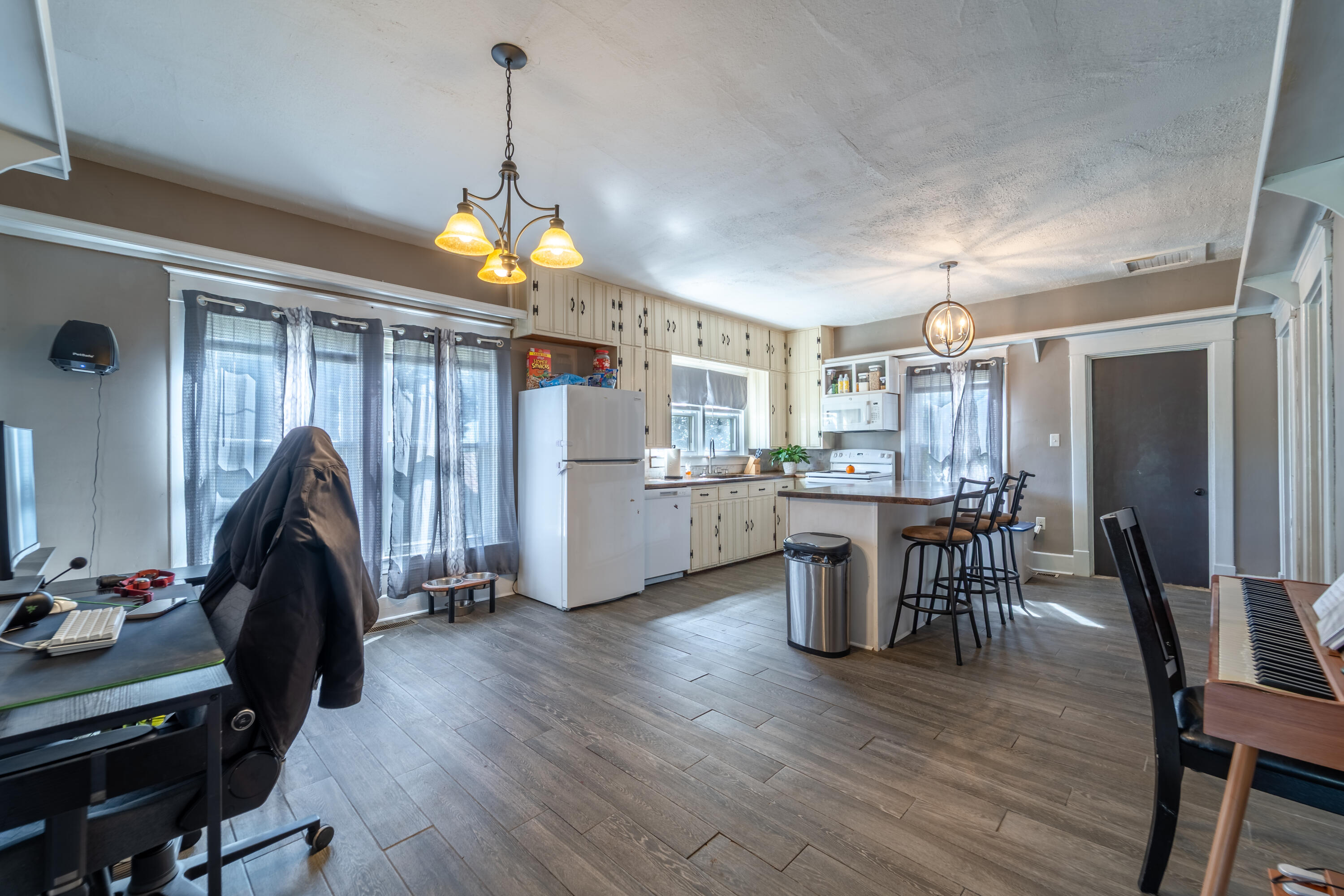 682 Copperhead Road Property Photo 8