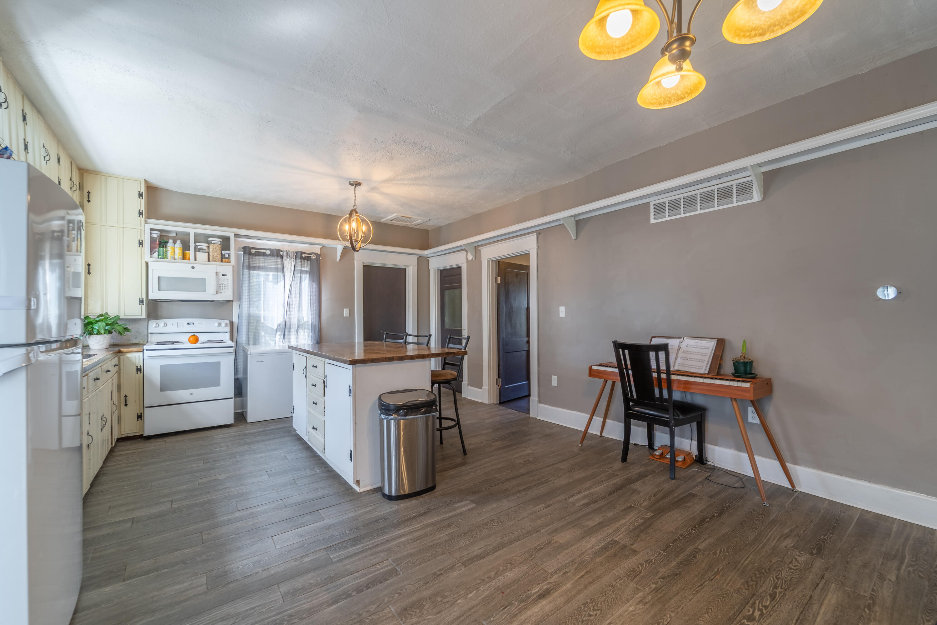 682 Copperhead Road Property Photo 9