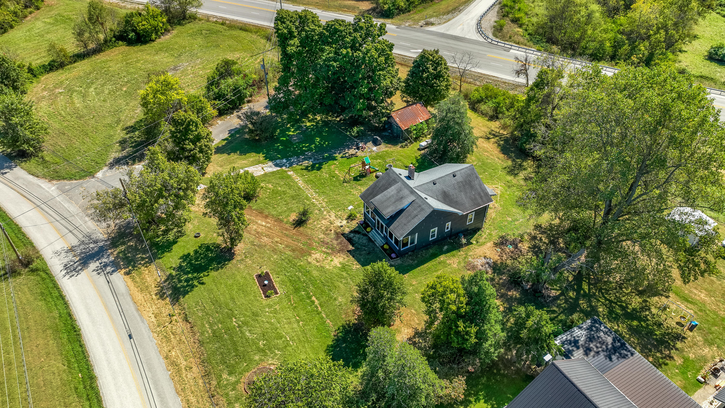 682 Copperhead Road Property Photo 15