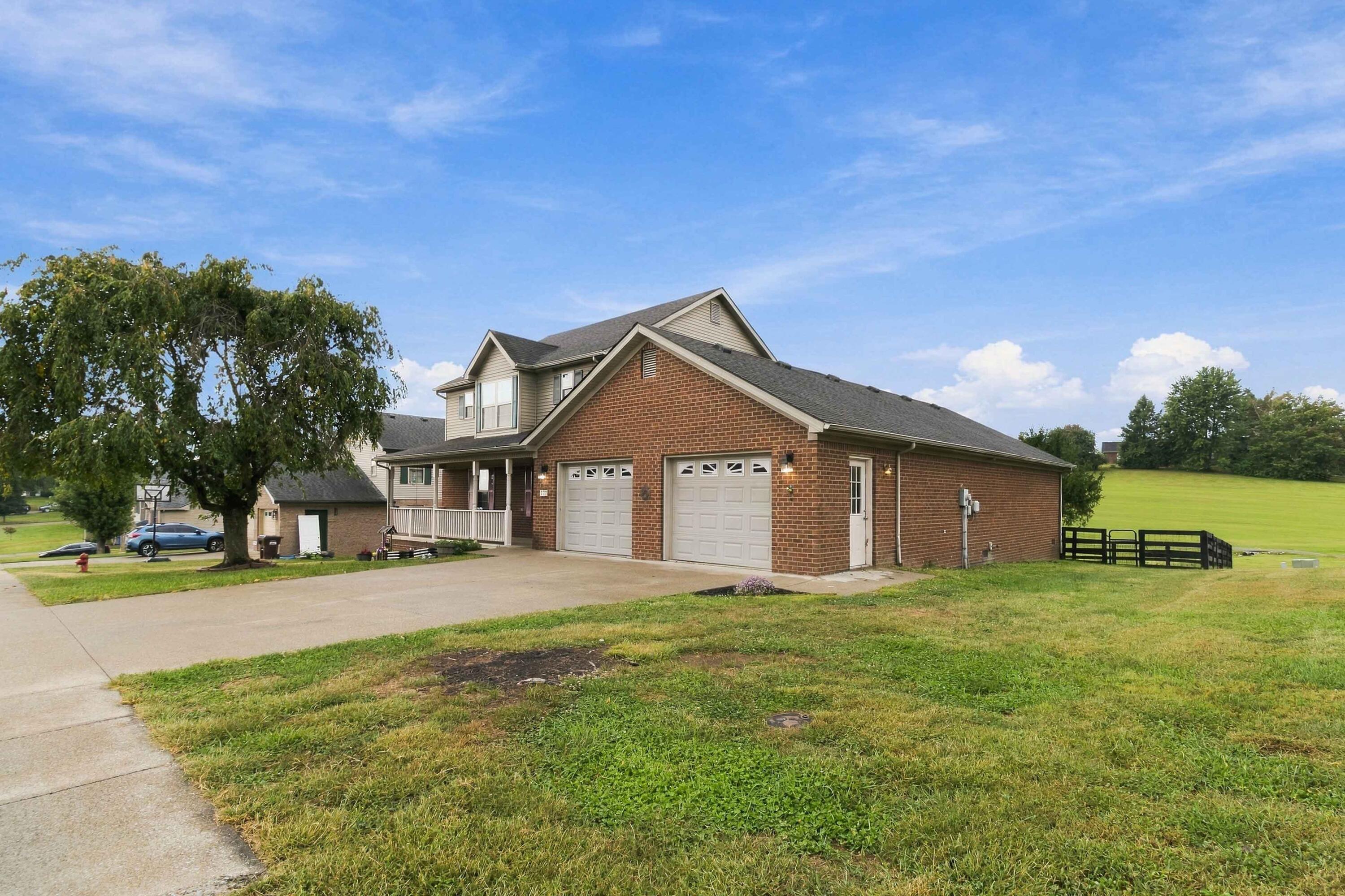 177 General Cleburne Drive Property Photo 3