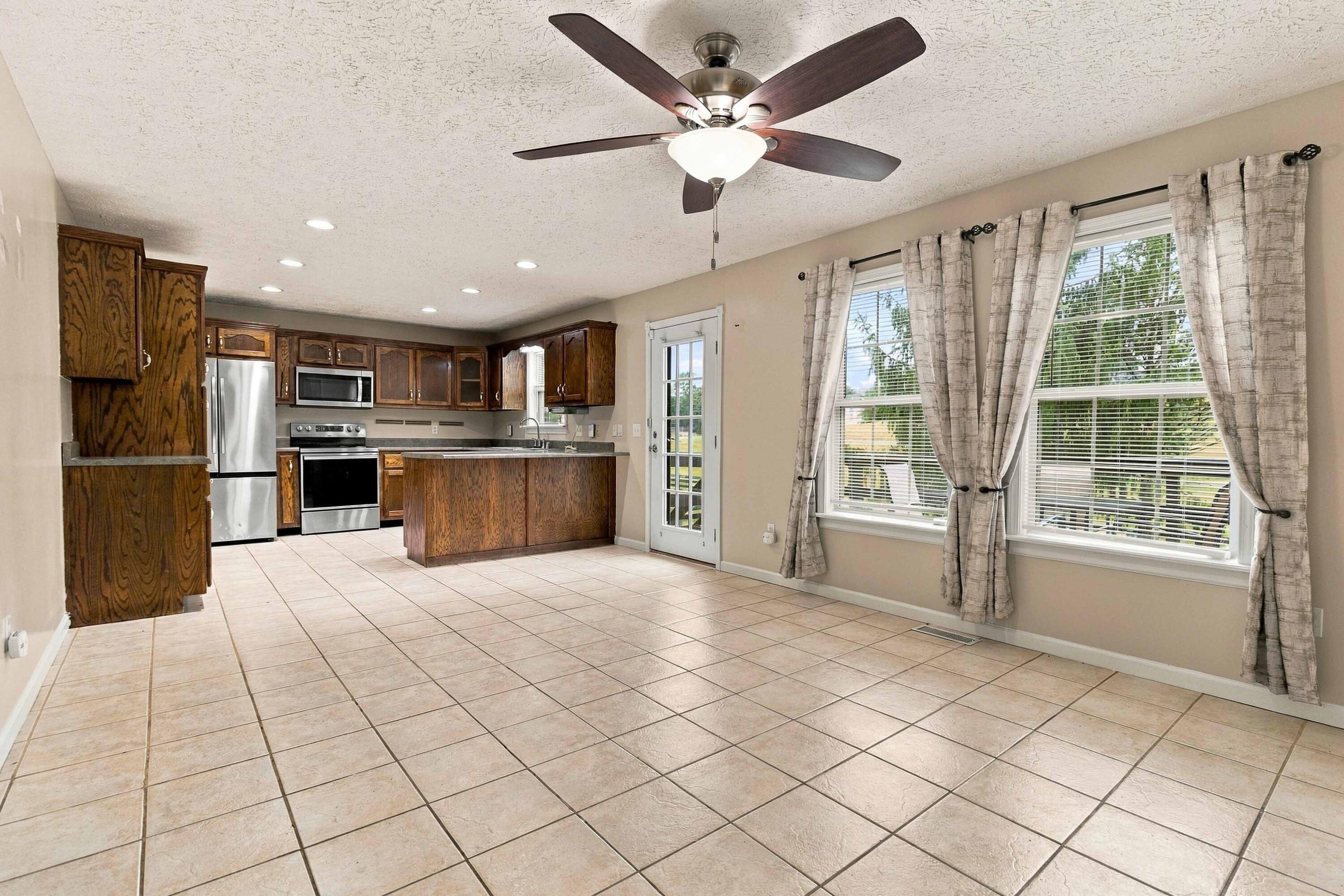 177 General Cleburne Drive Property Photo 10