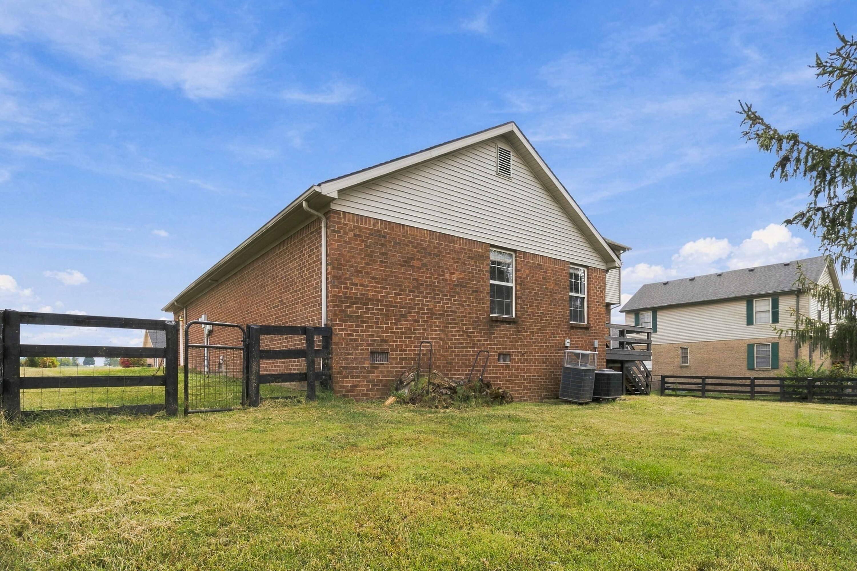 177 General Cleburne Drive Property Photo 17