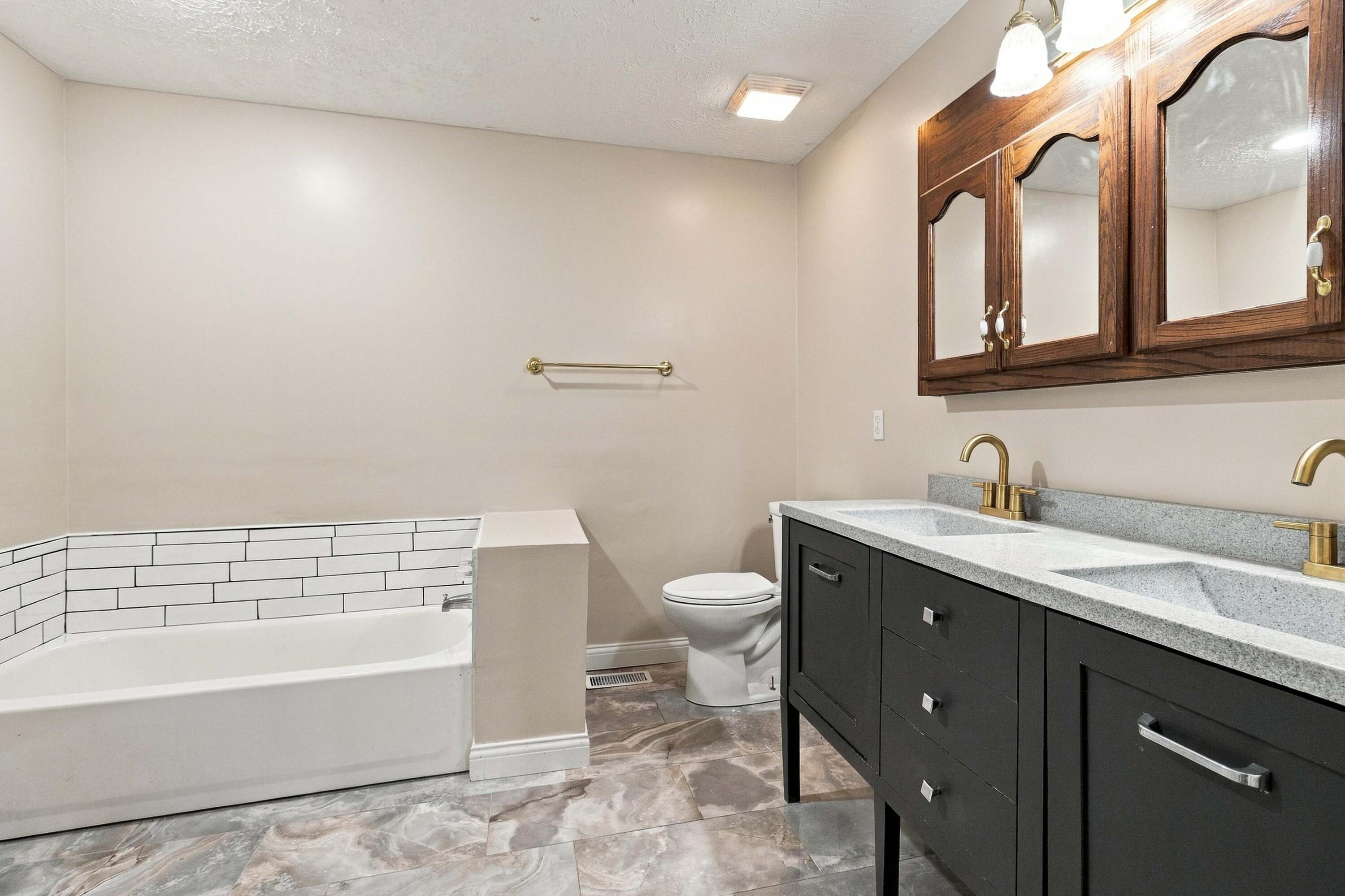 177 General Cleburne Drive Property Photo 40