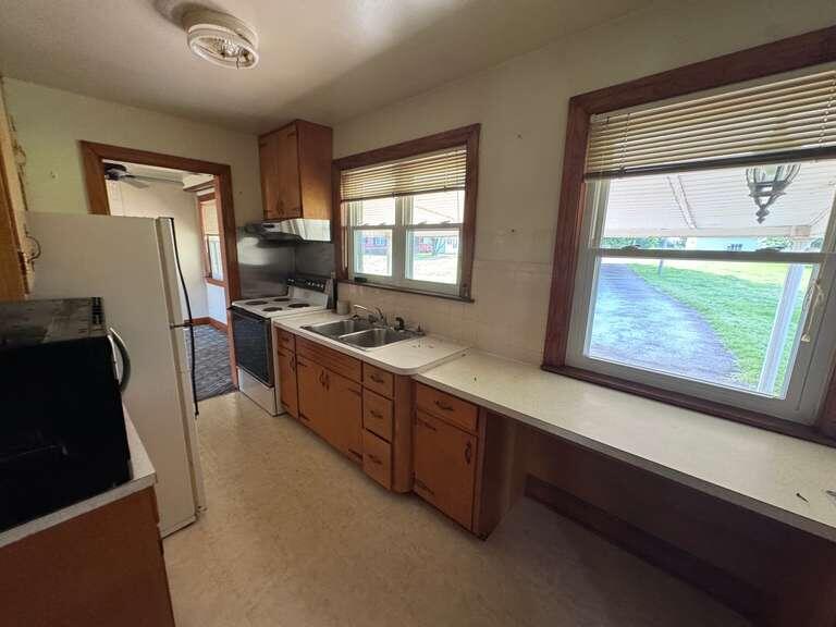 716 Stanford Street Property Photo 8