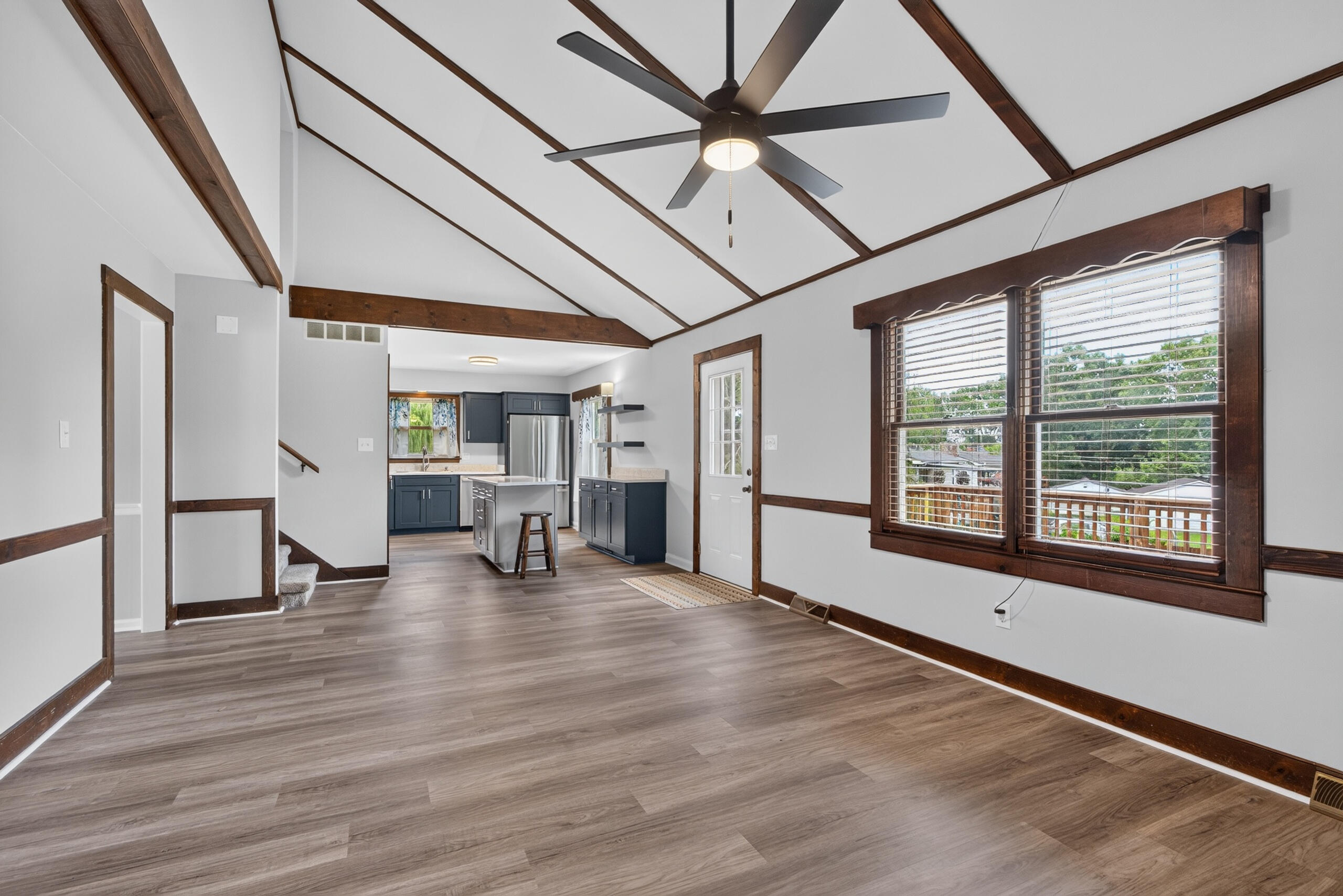 3905 Sundart Drive Property Photo 12