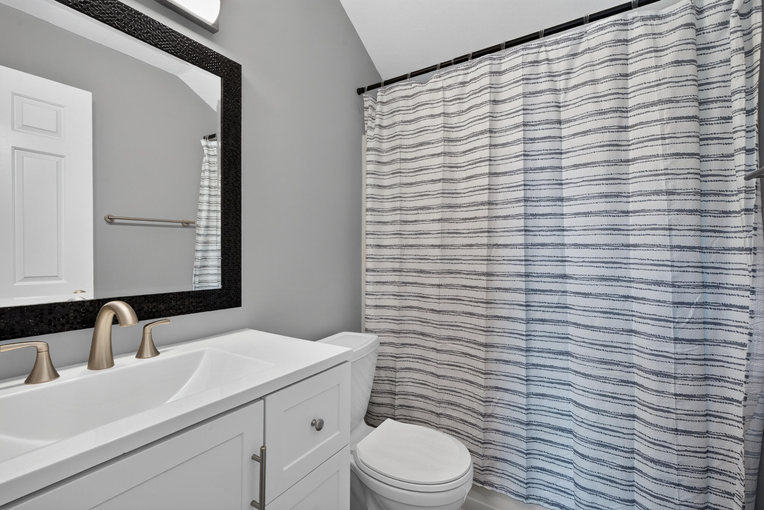 3905 Sundart Drive Property Photo 28