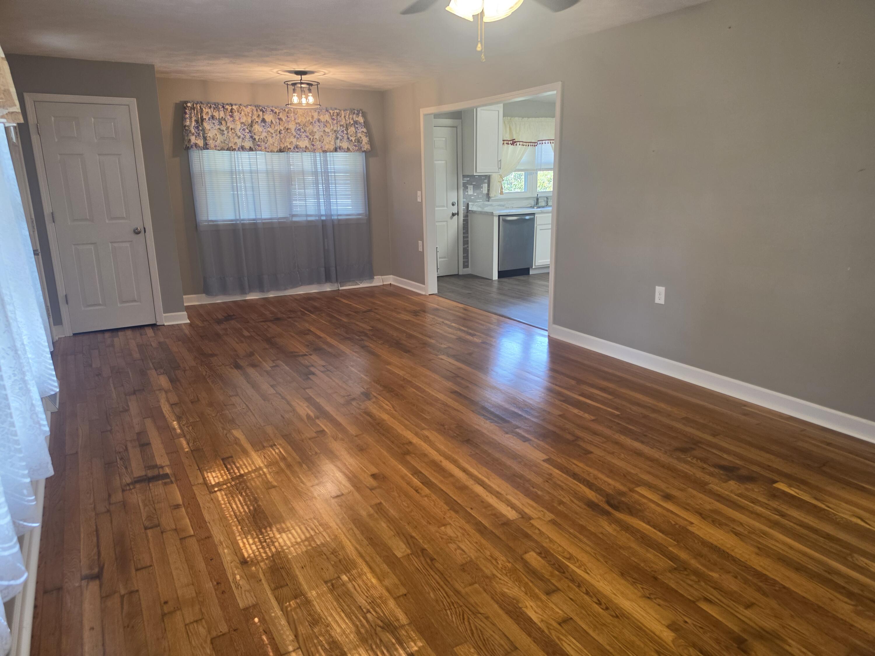 4211 Junior Street Property Photo 4