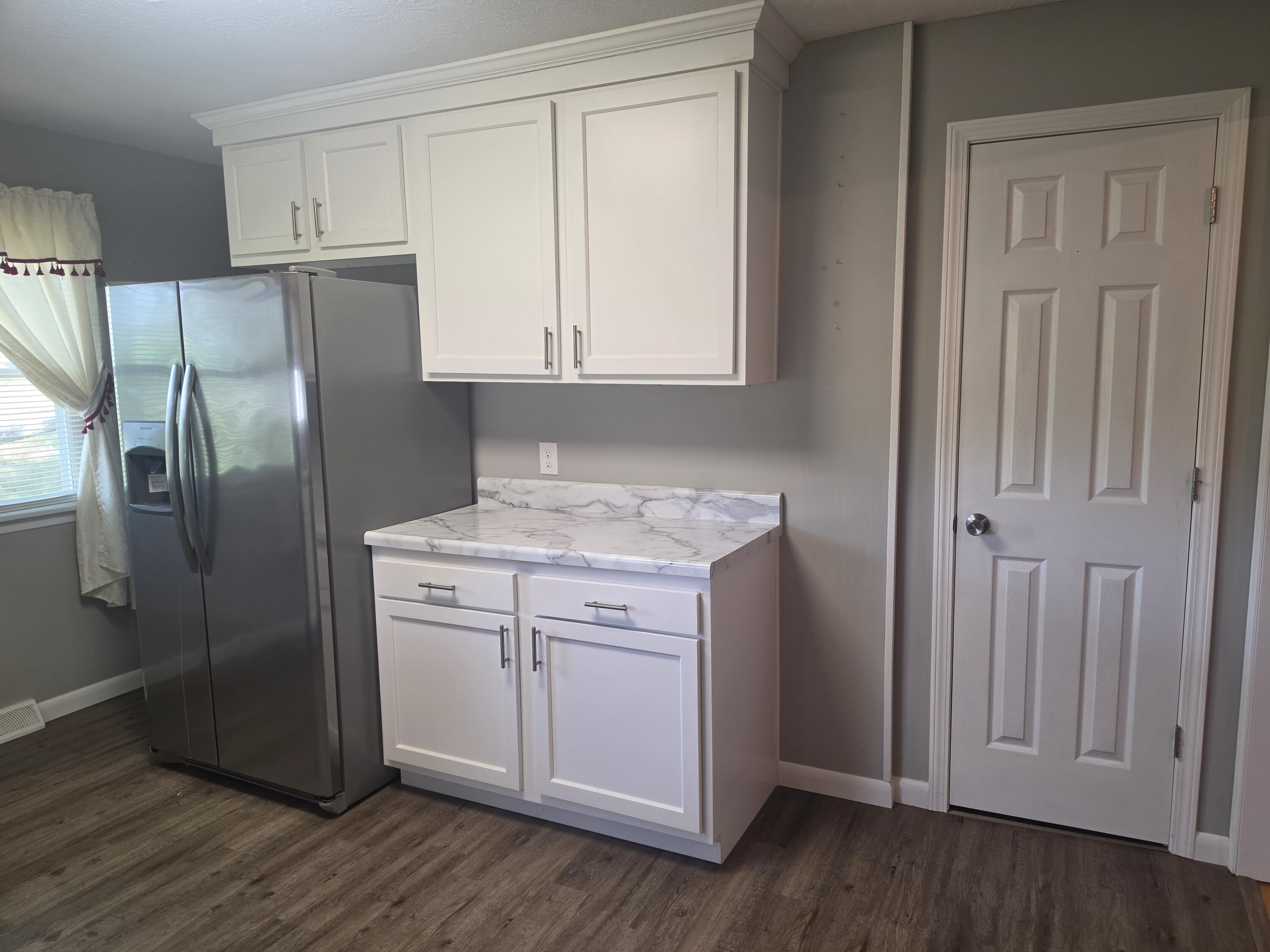 4211 Junior Street Property Photo 8