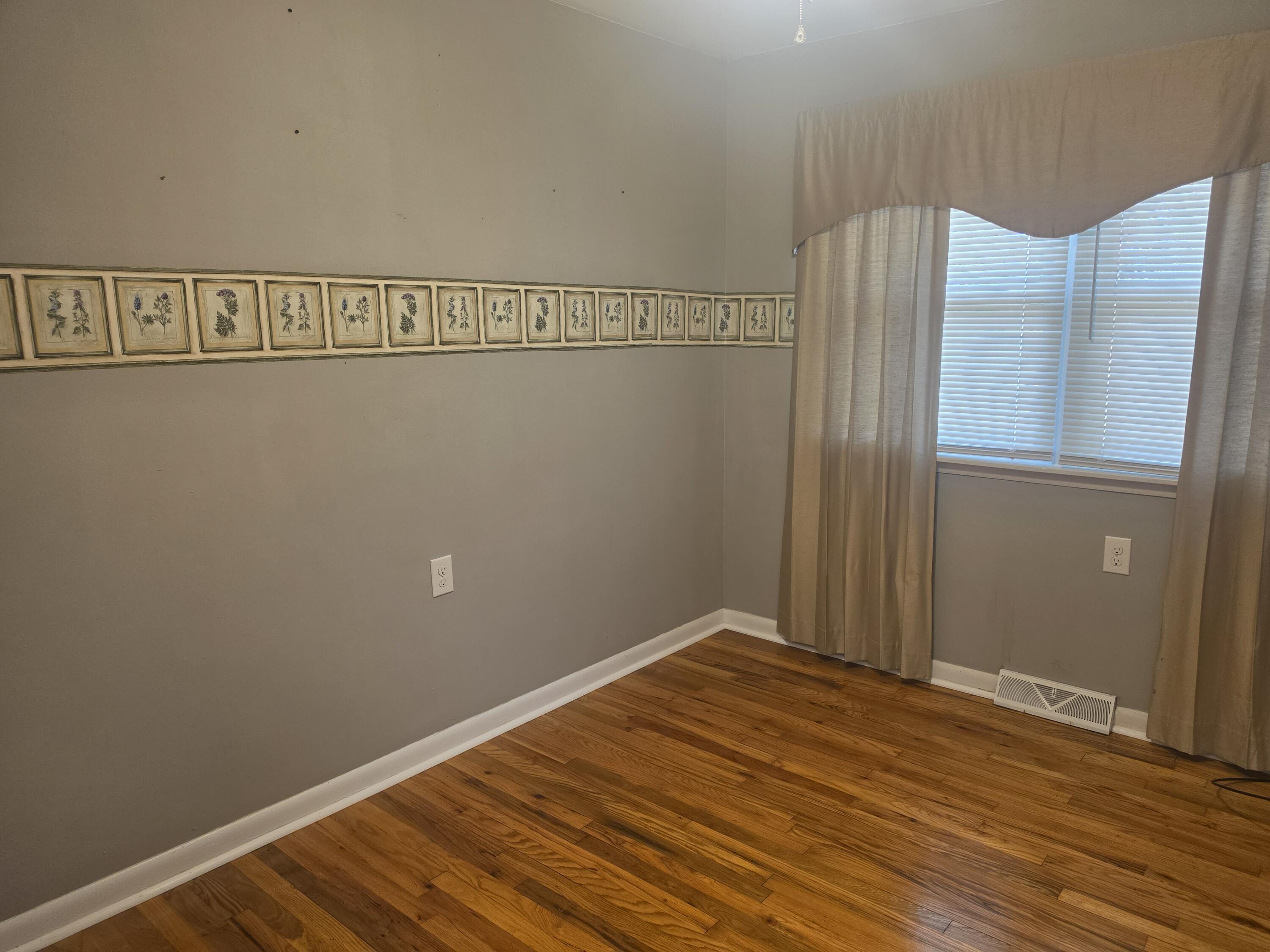 4211 Junior Street Property Photo 9