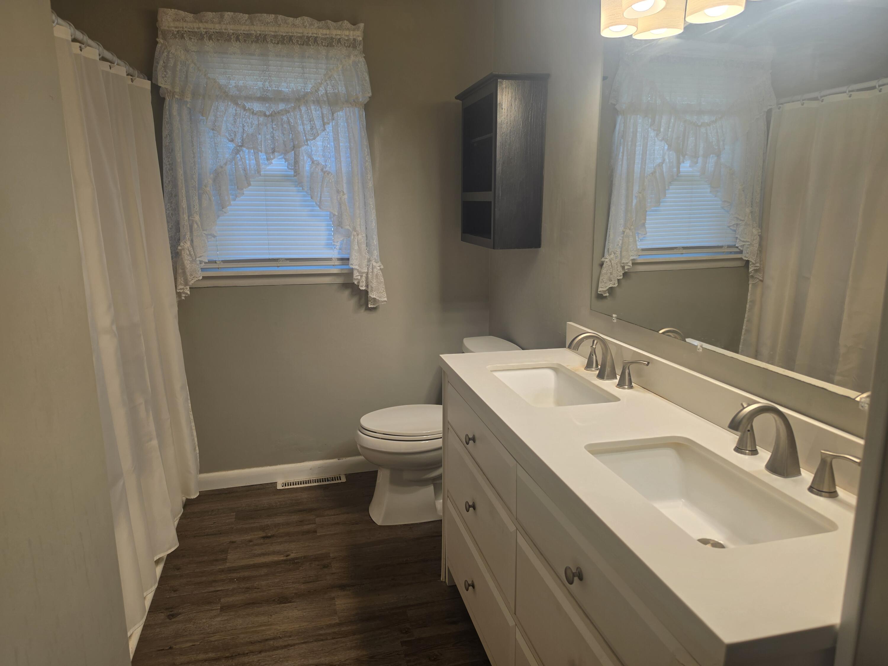 4211 Junior Street Property Photo 12