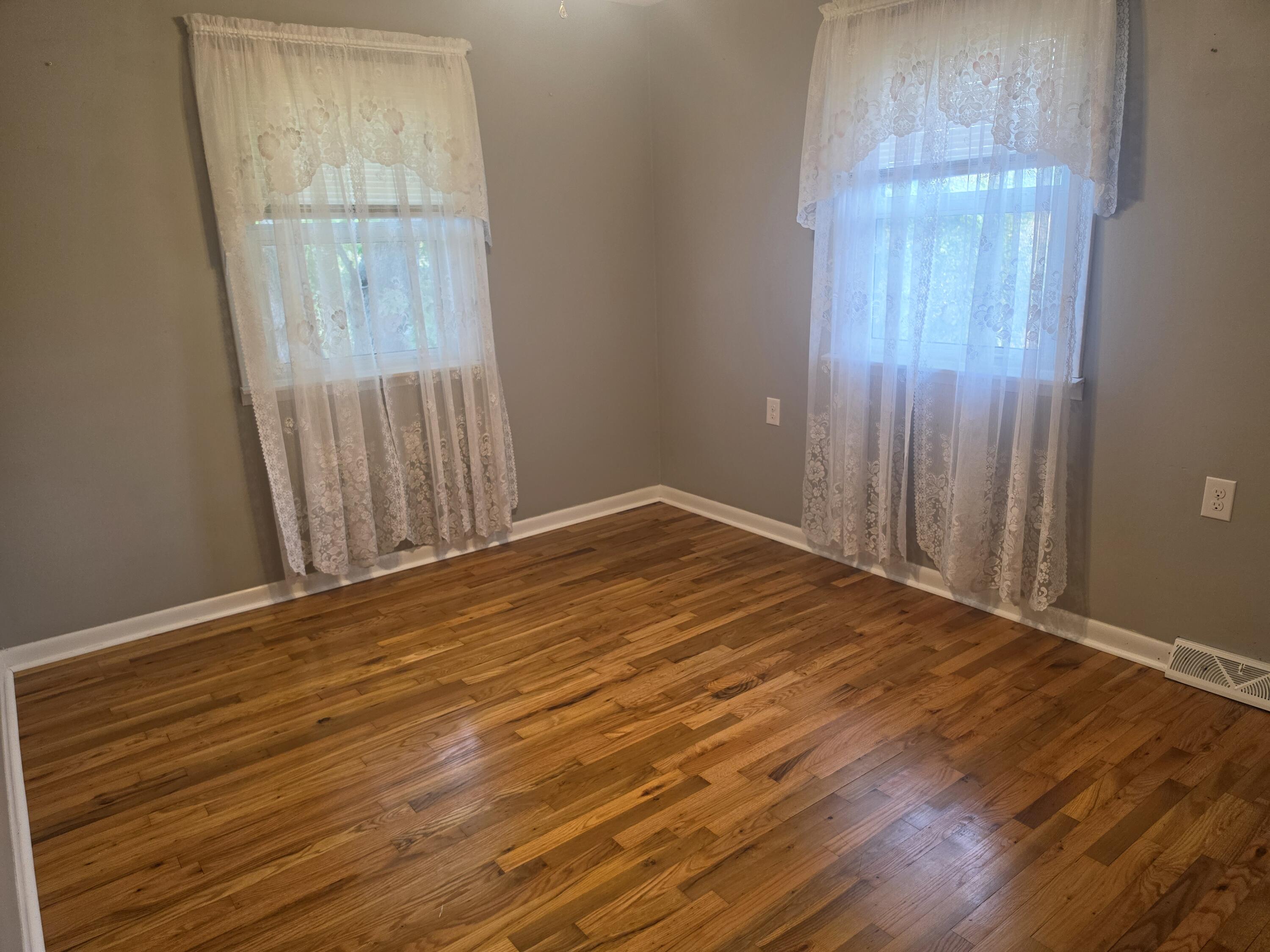 4211 Junior Street Property Photo 16