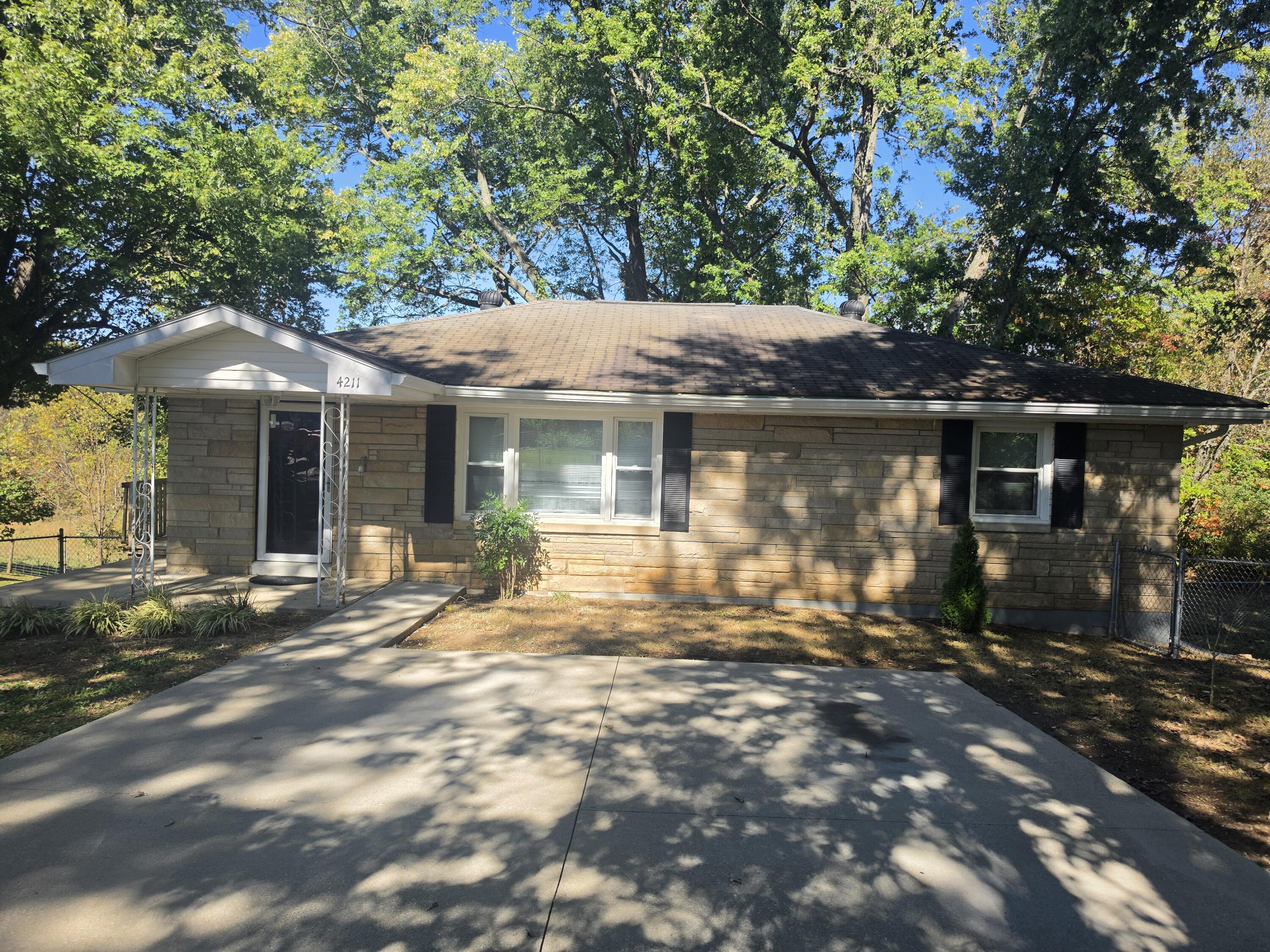 4211 Junior Street Property Photo 24