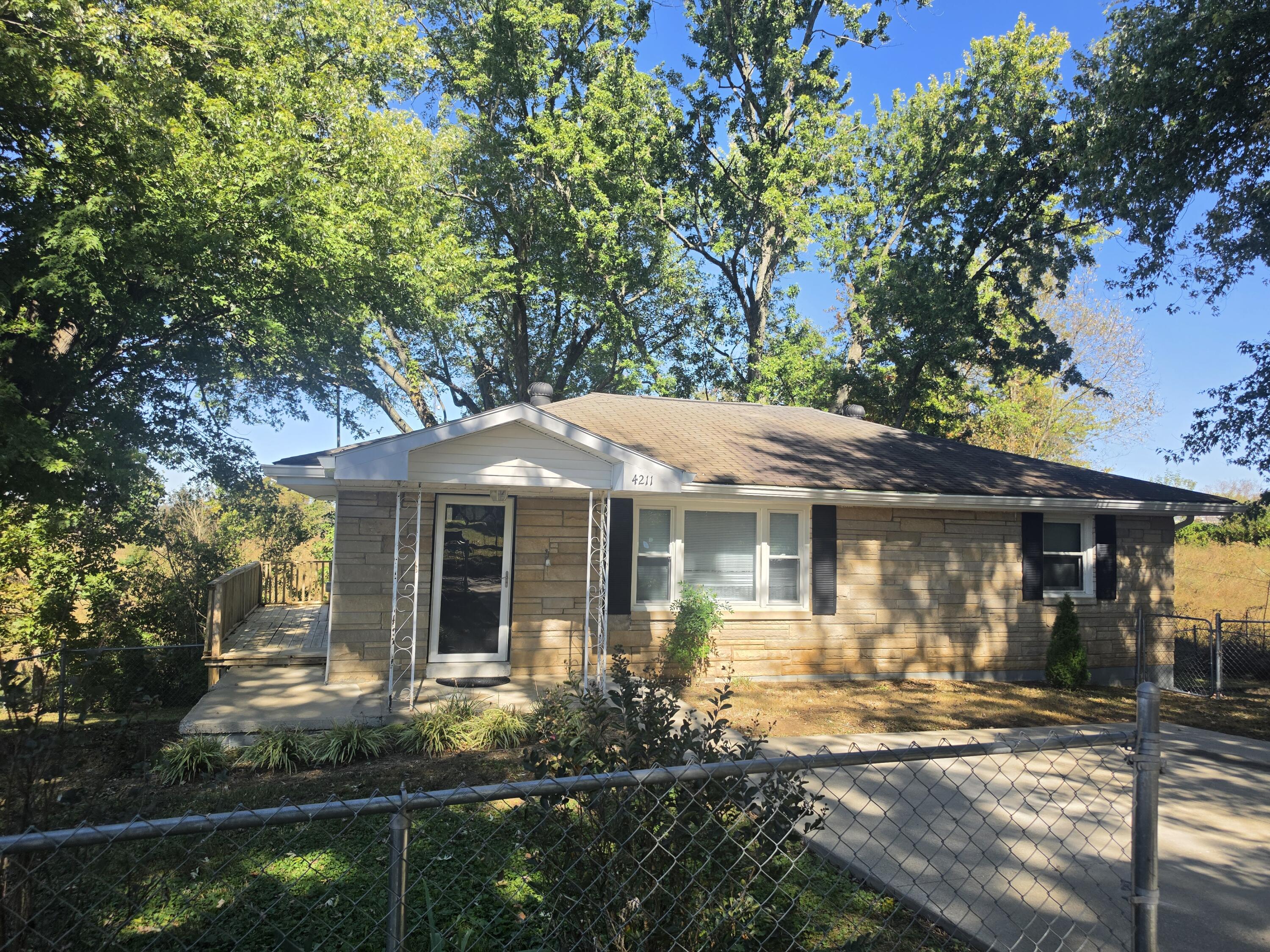 4211 Junior Street Property Photo 25