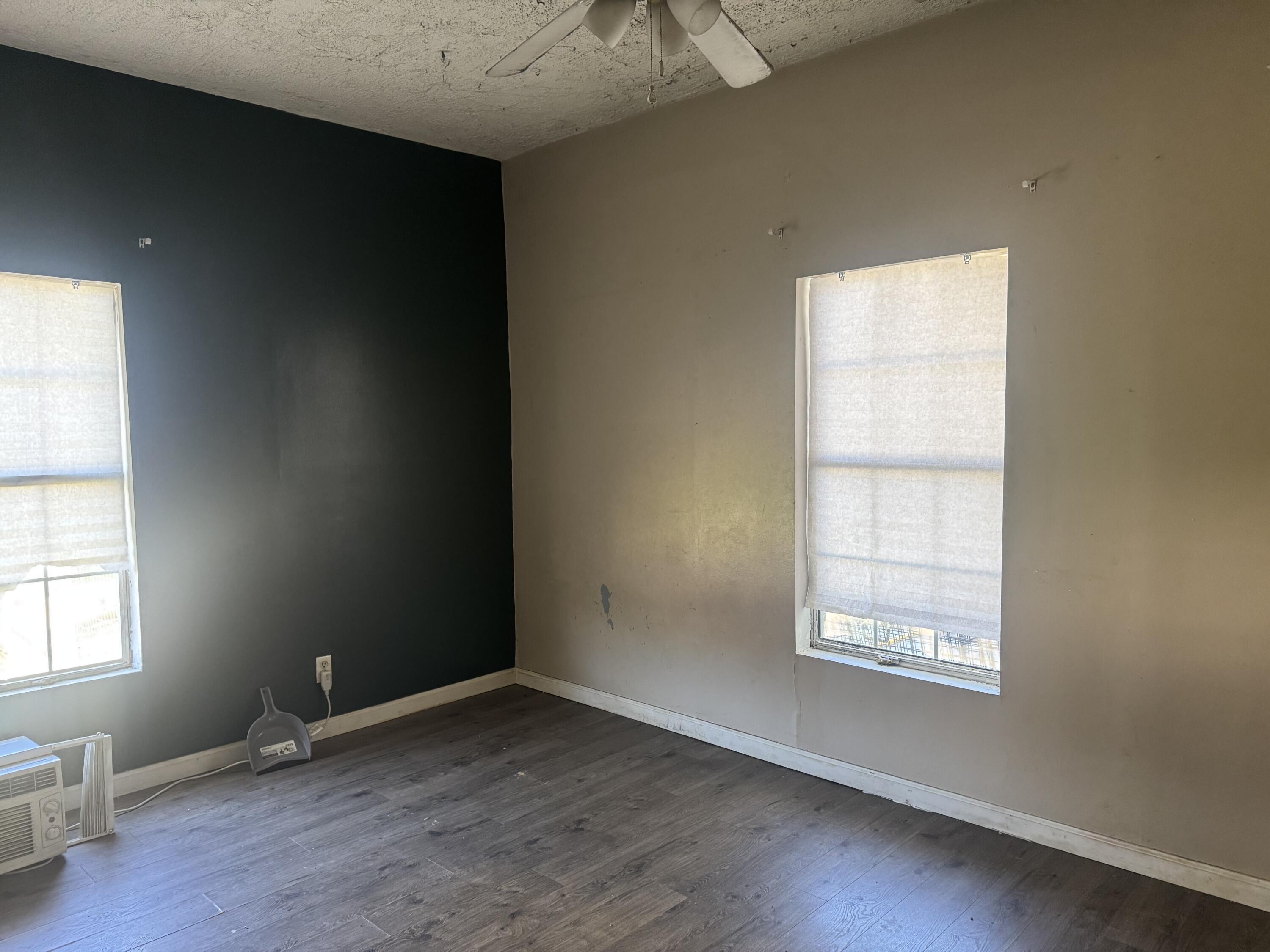 604 W 17th Street Property Photo 5