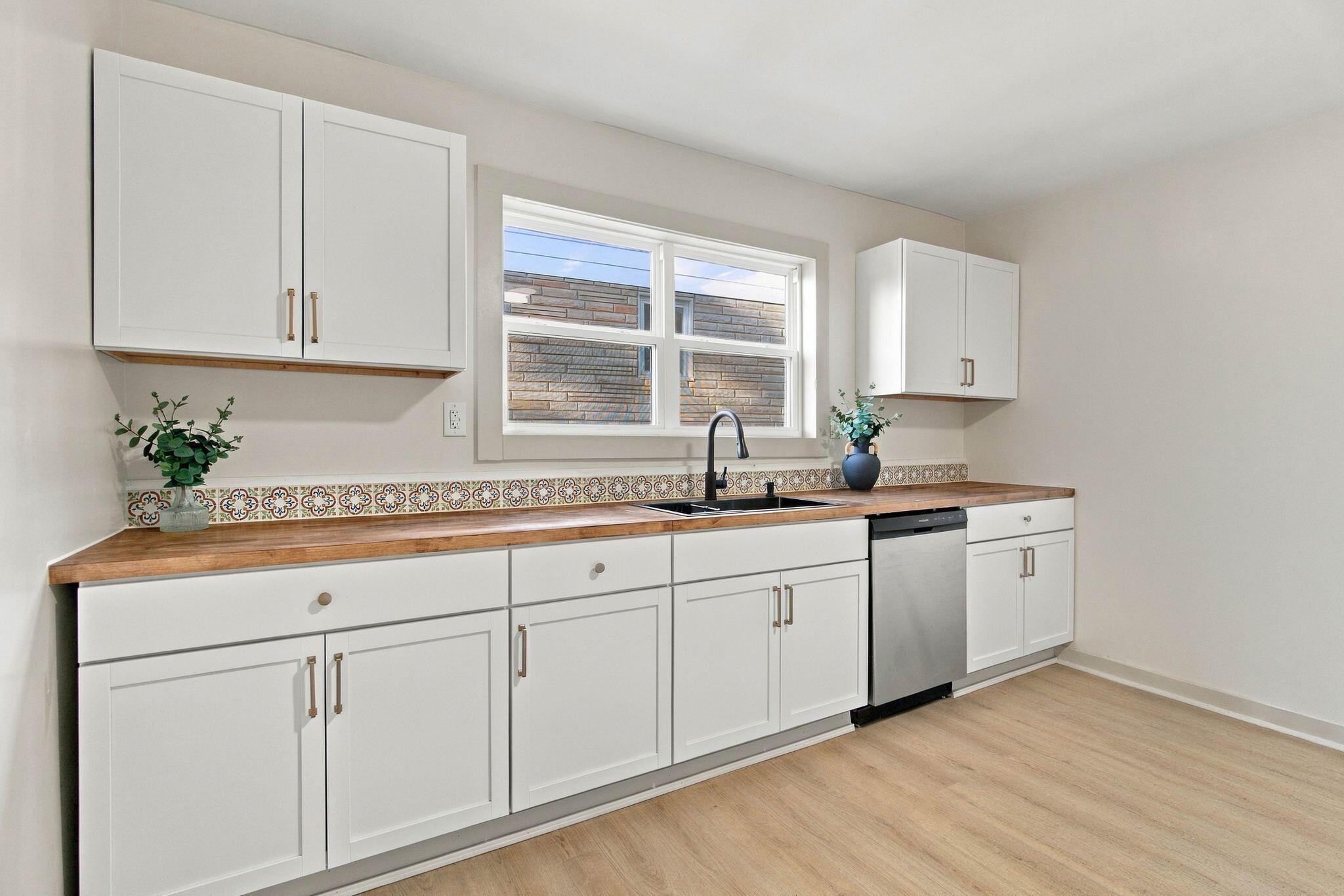 329 Saint Charles Property Photo 8