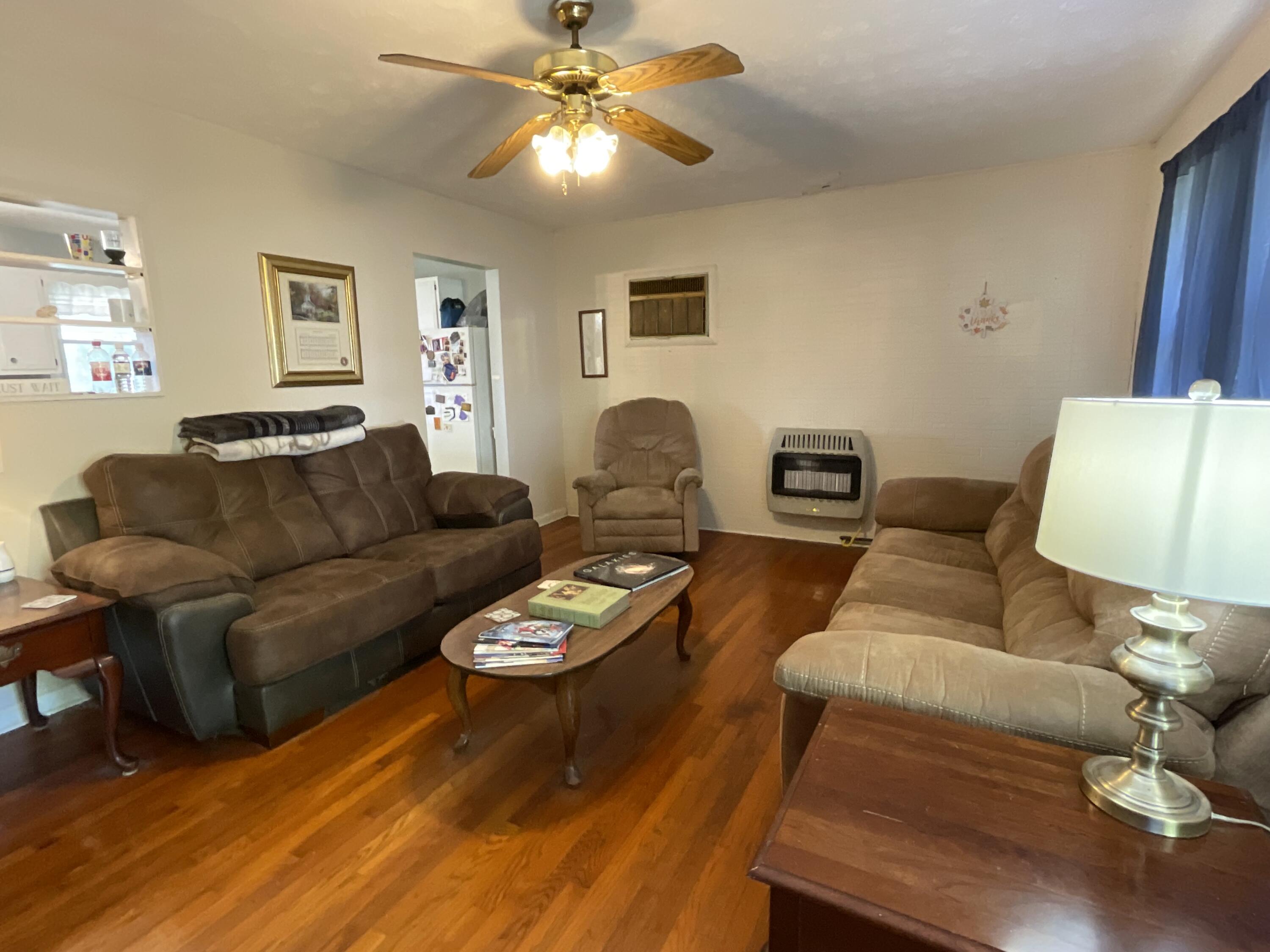 300 Ashgrove Drive Property Photo 11