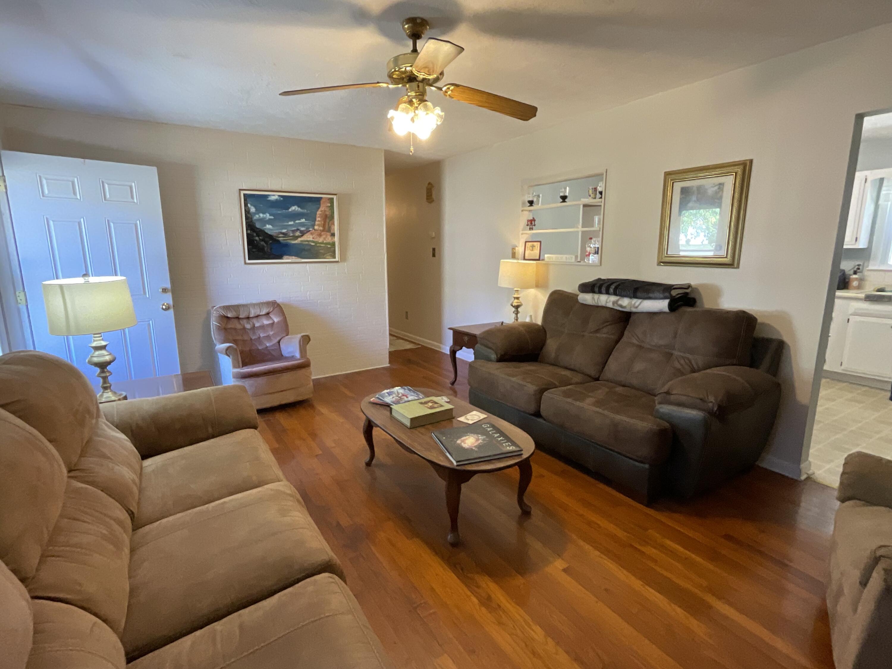 300 Ashgrove Drive Property Photo 12