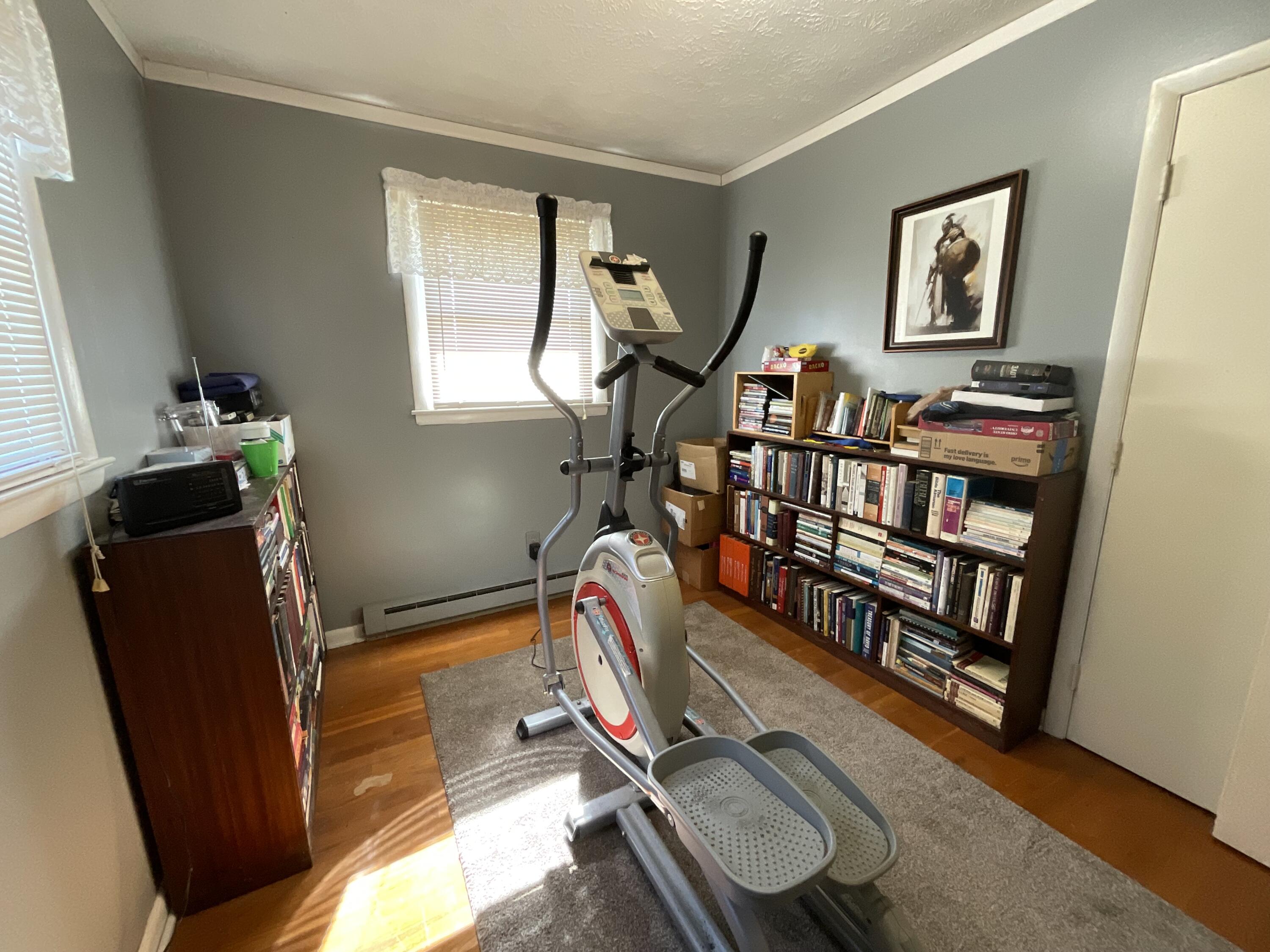 300 Ashgrove Drive Property Photo 16