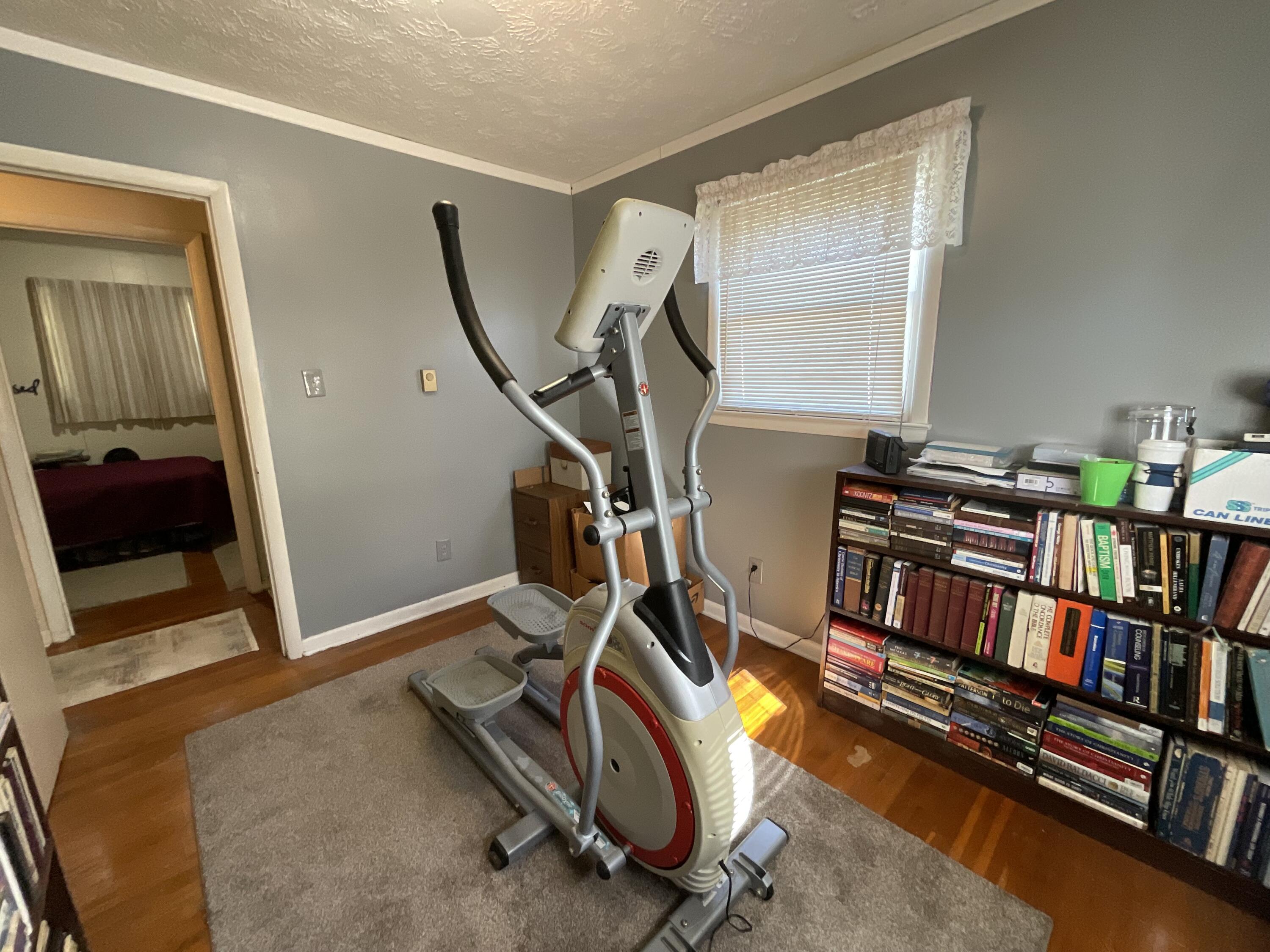 300 Ashgrove Drive Property Photo 17