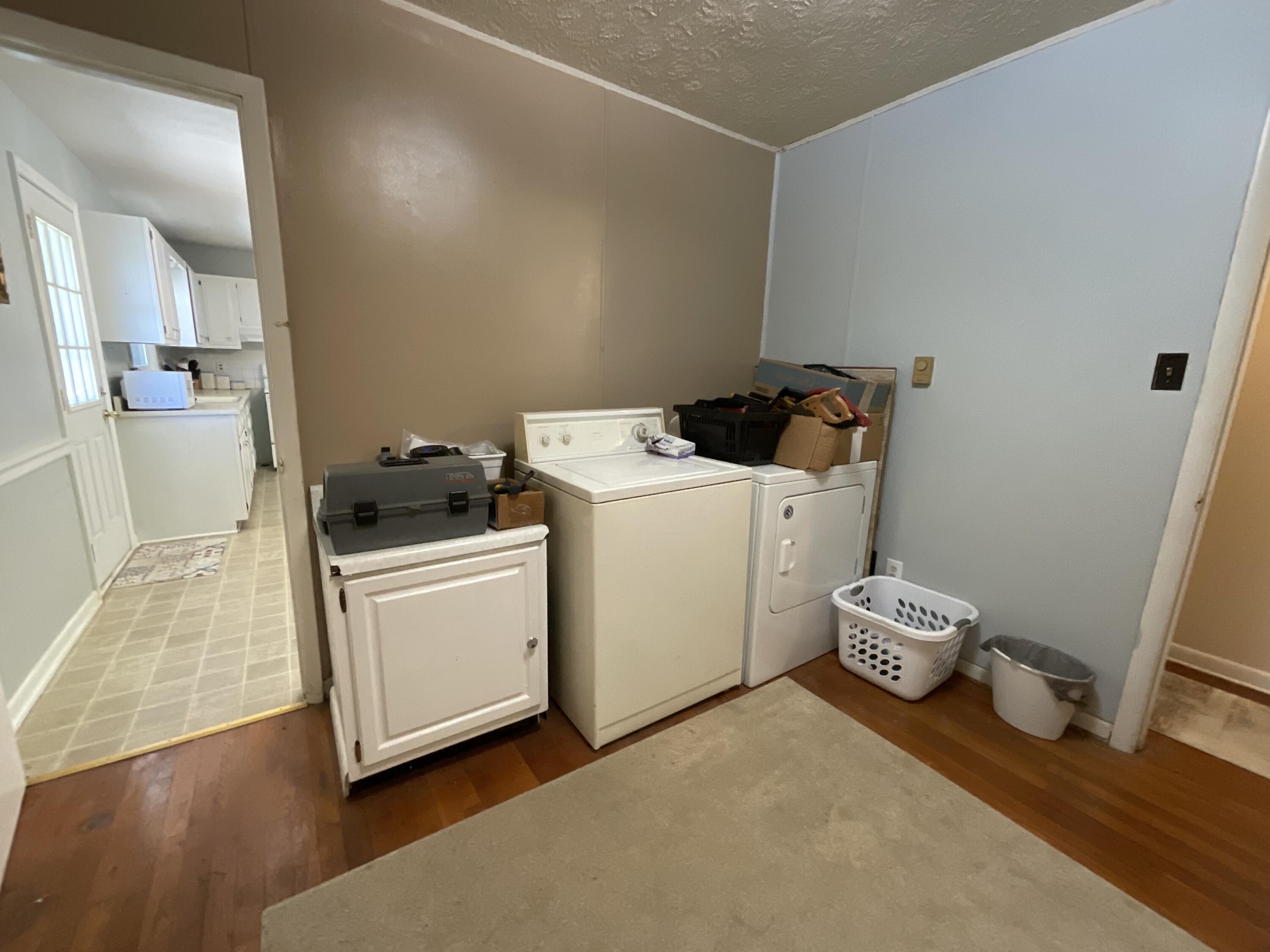 300 Ashgrove Drive Property Photo 20