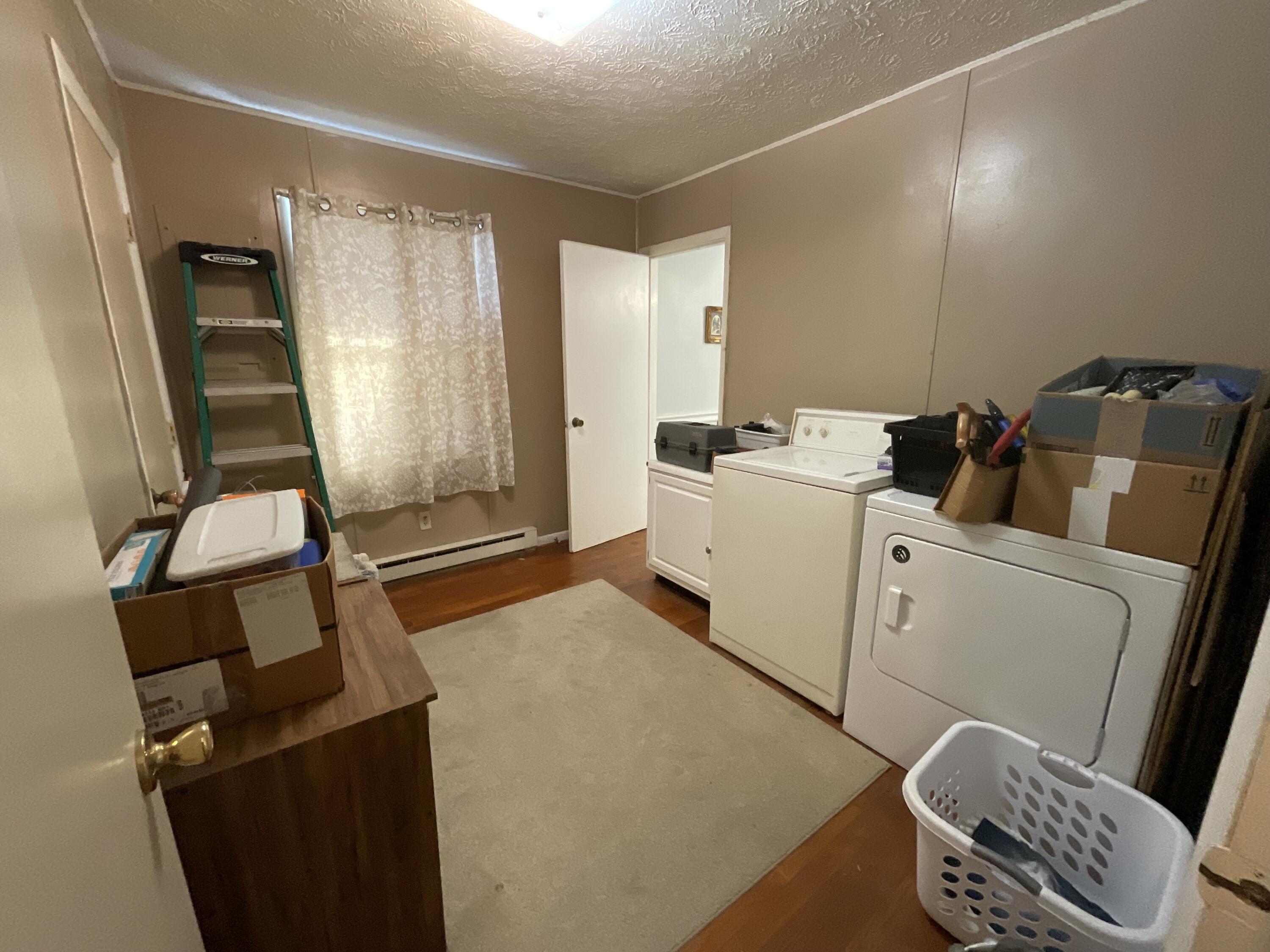 300 Ashgrove Drive Property Photo 21
