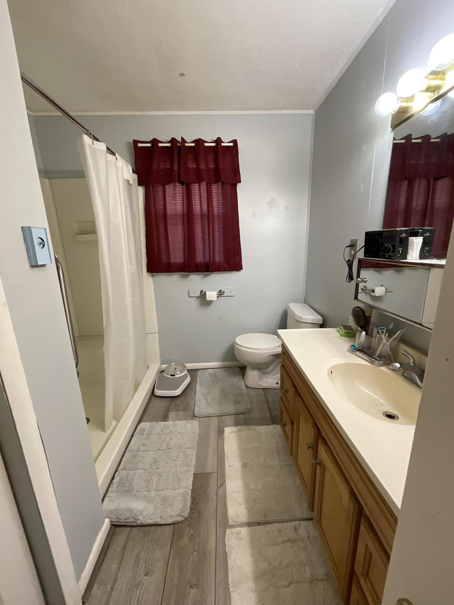 300 Ashgrove Drive Property Photo 22
