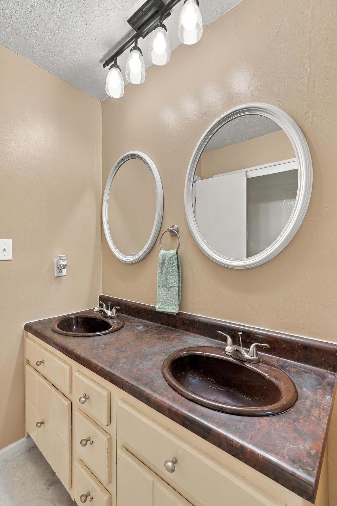 420 Oakland Circle Property Photo 49