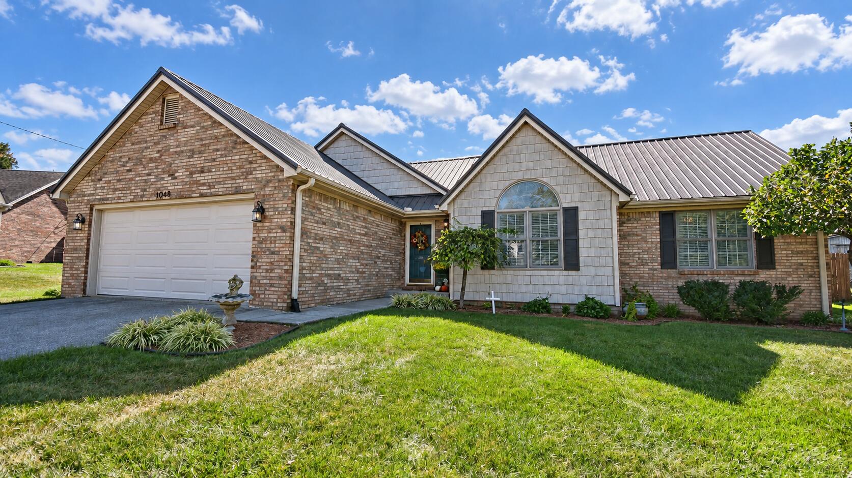 1048 Twelve Oaks Drive Property Photo 1