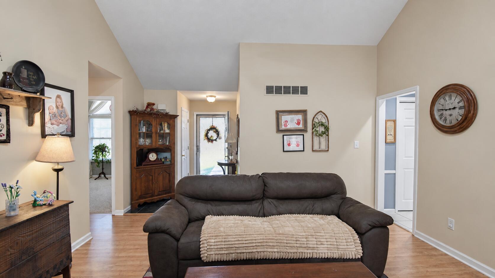 1048 Twelve Oaks Drive Property Photo 6