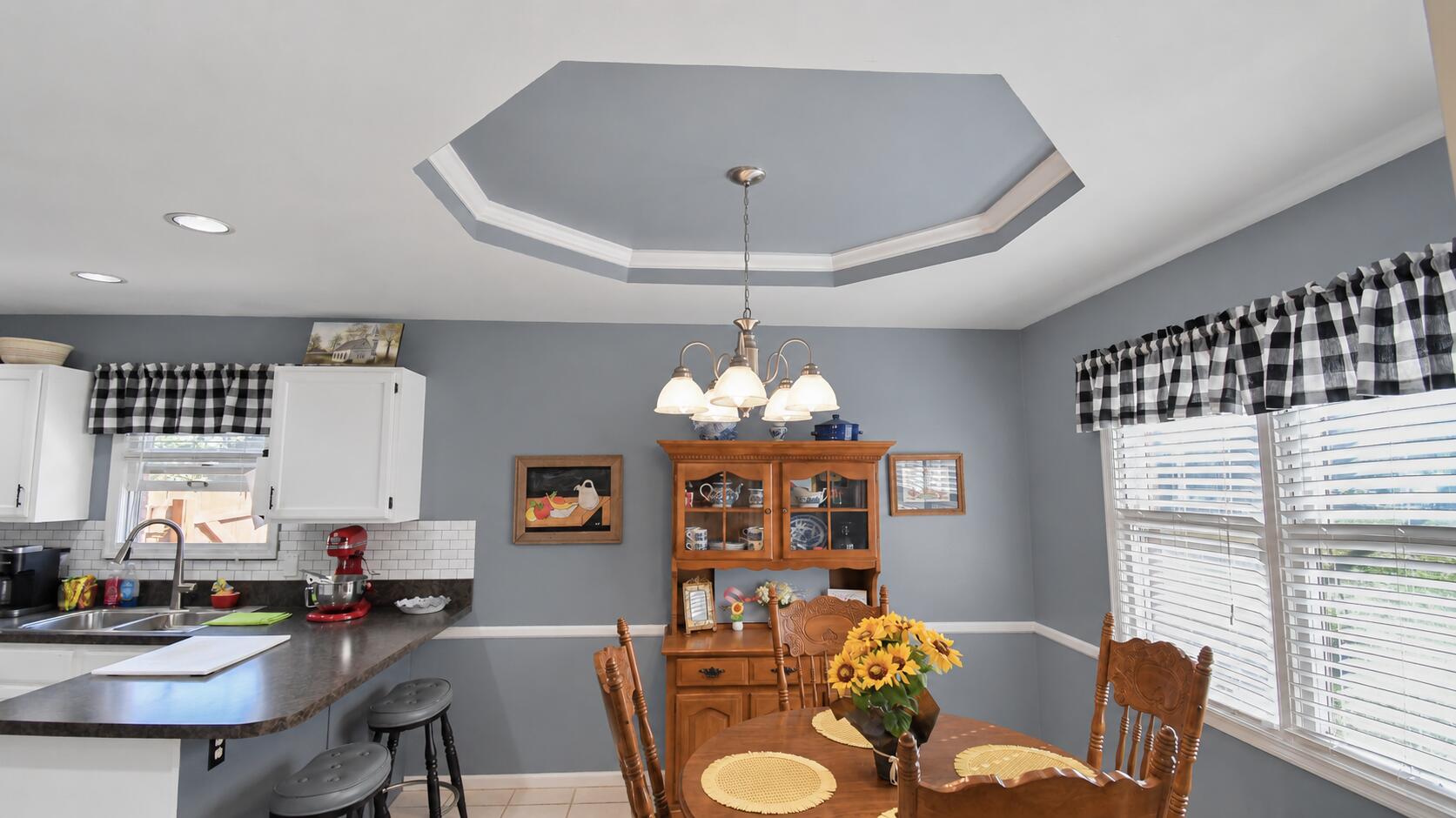 1048 Twelve Oaks Drive Property Photo 16
