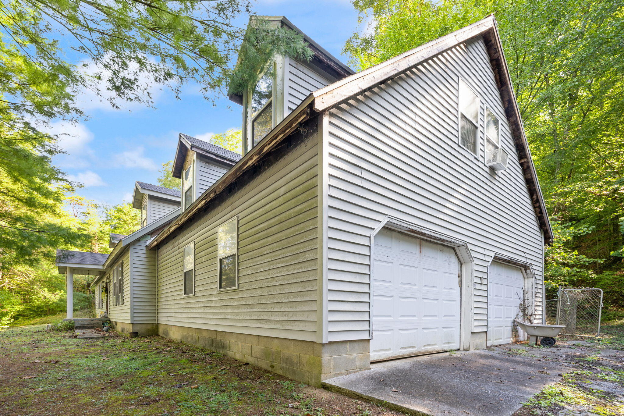 97 Burchett Lane Property Photo 3