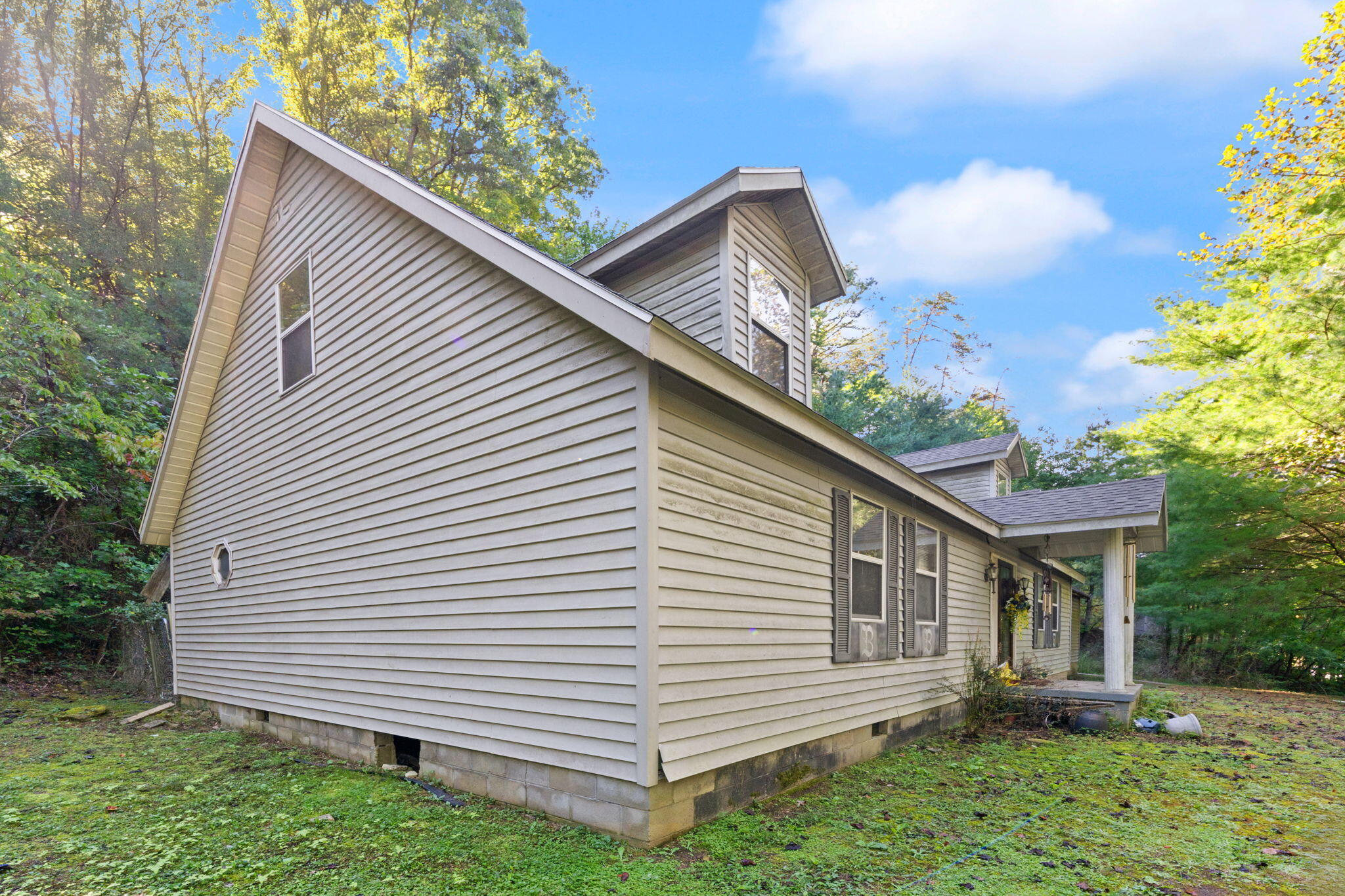 97 Burchett Lane Property Photo 4