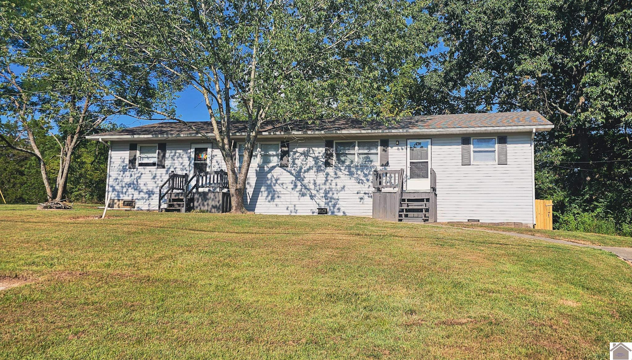 1801 Ridgewood Drive Property Photo 2