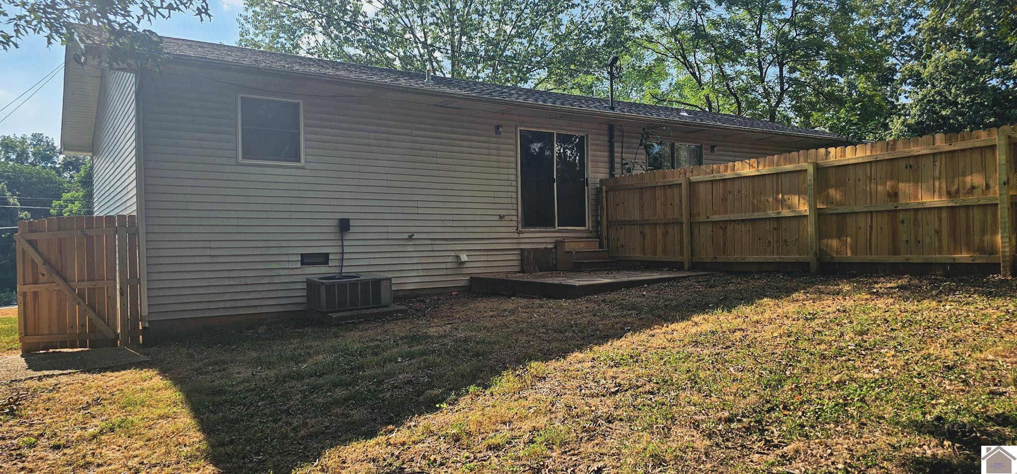 1801 Ridgewood Drive Property Photo 7