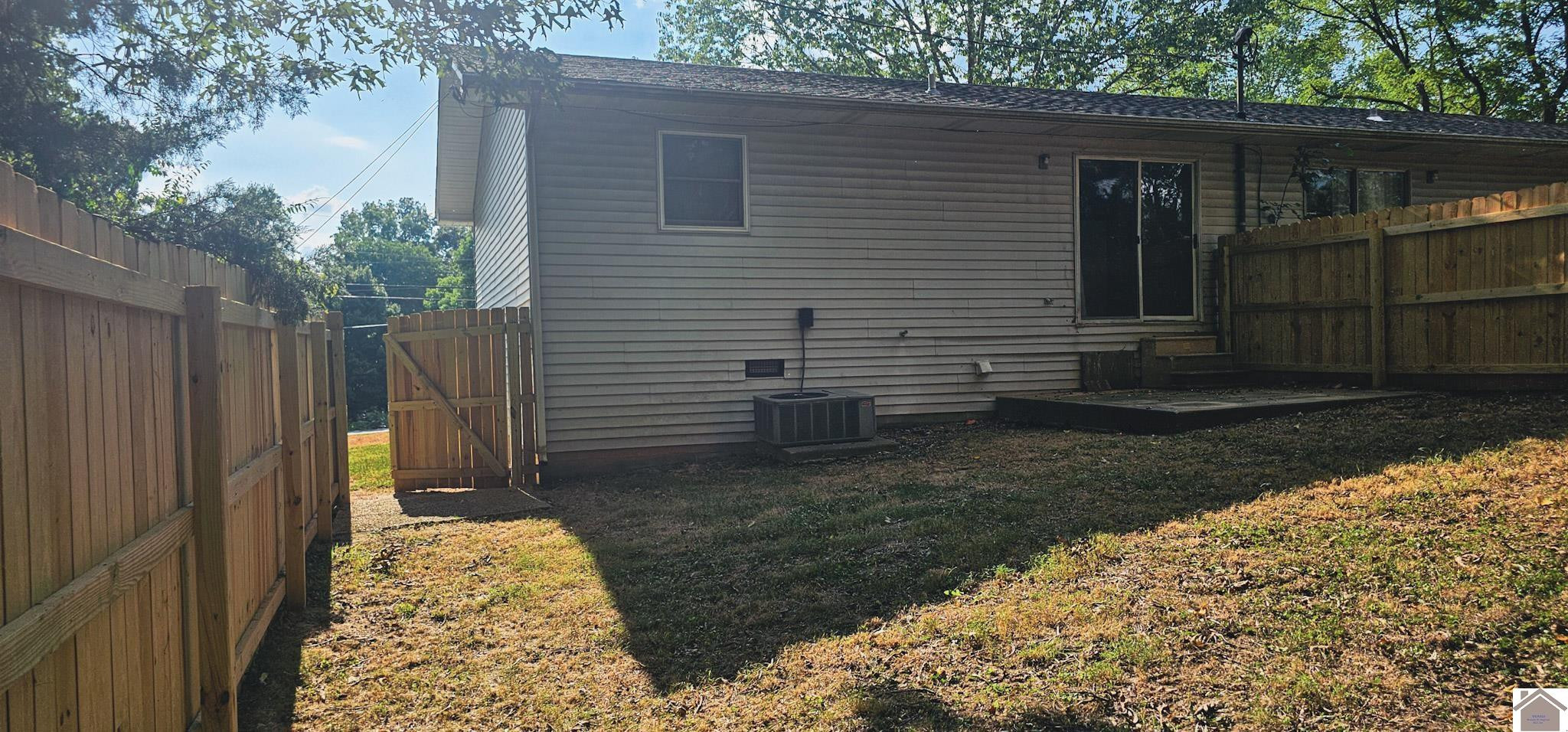 1801 Ridgewood Drive Property Photo 8