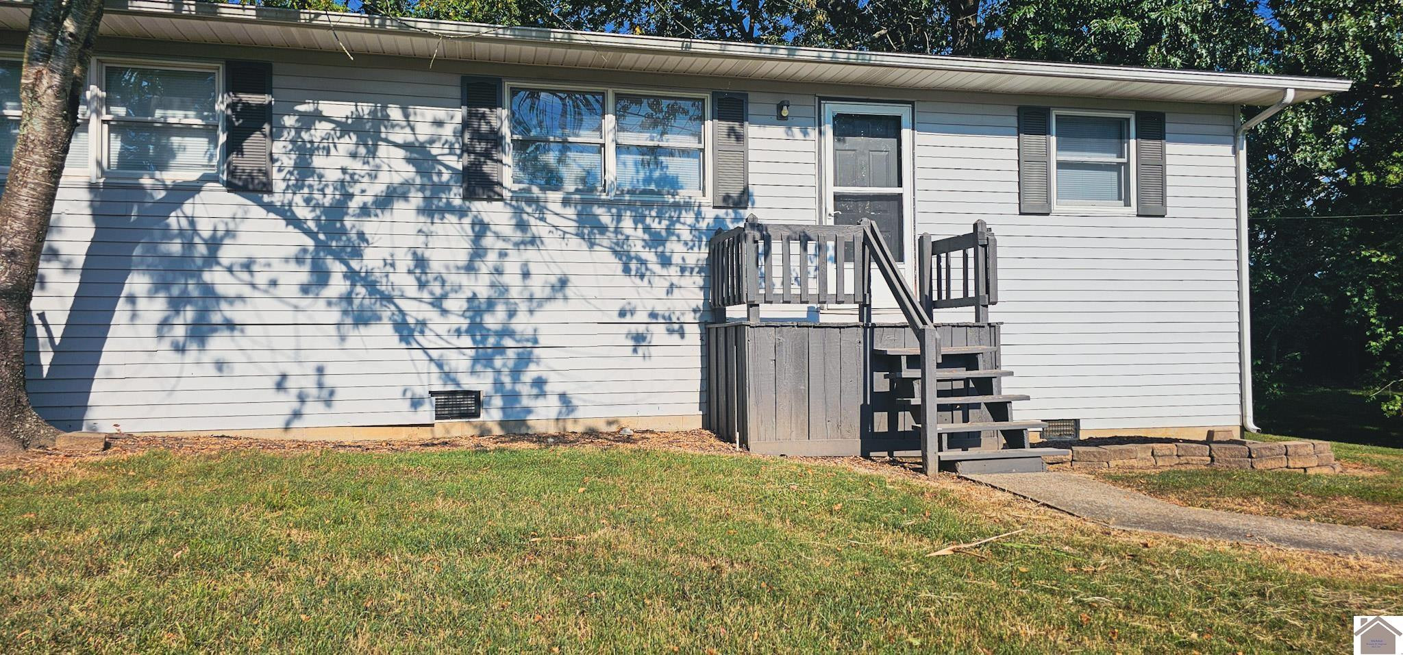 1801 Ridgewood Drive Property Photo 9