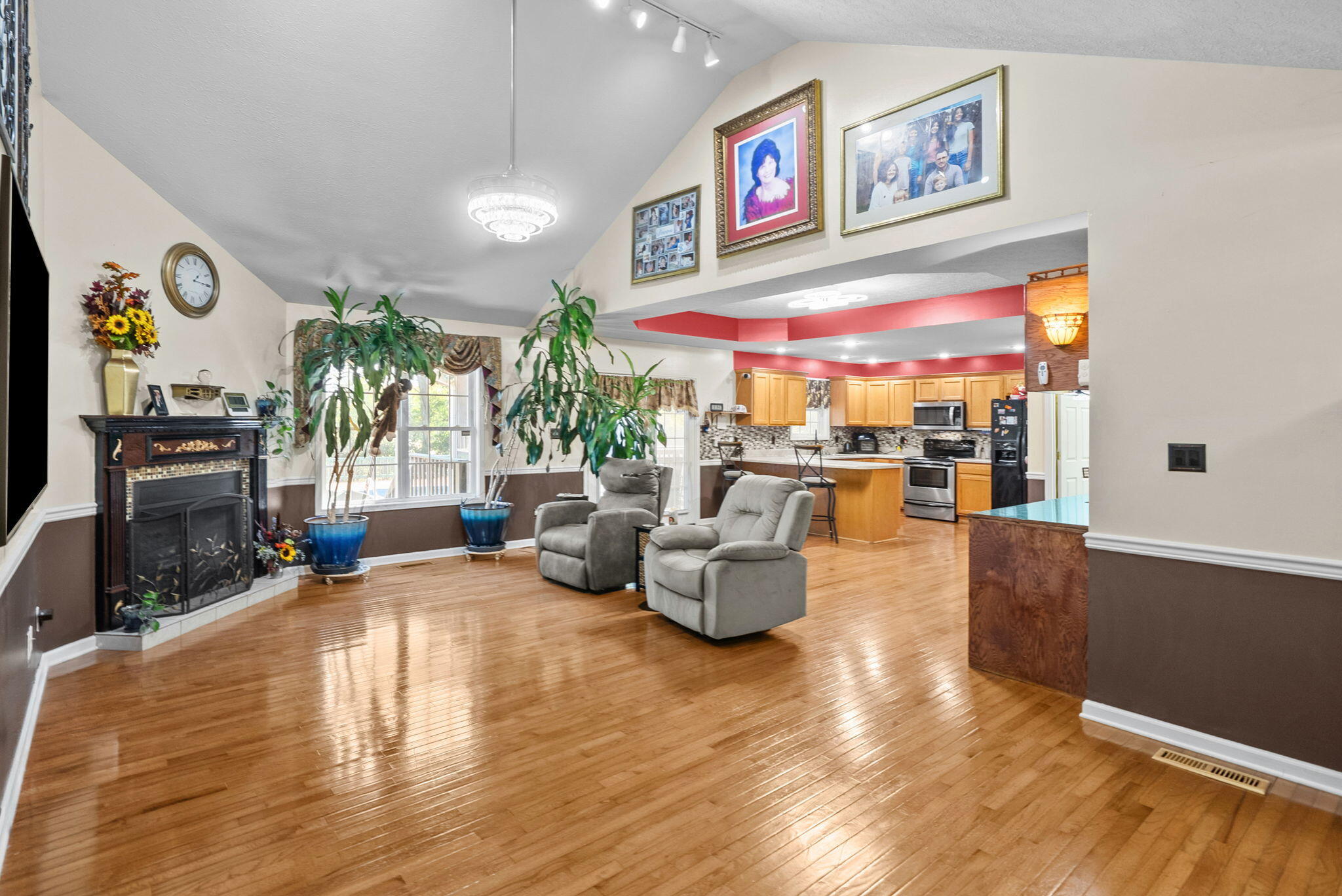 1810 Valley View Drive Property Photo 8