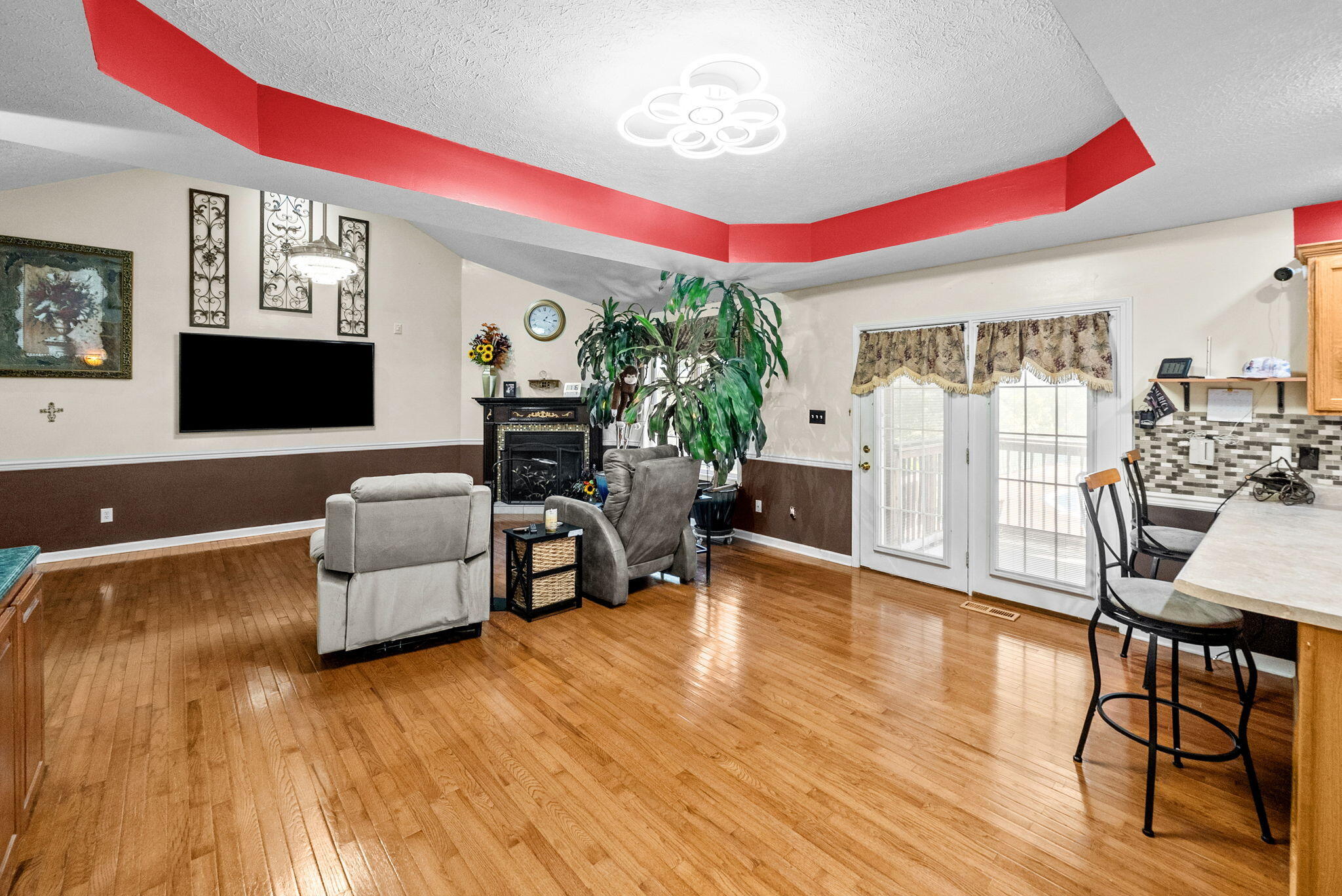 1810 Valley View Drive Property Photo 12