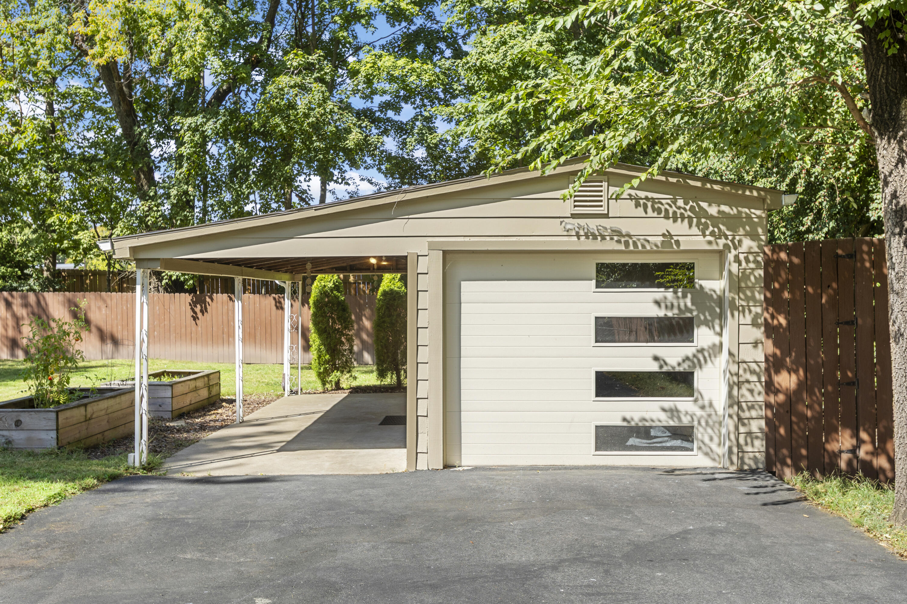 2091 Spring Grove Avenue Property Photo 28