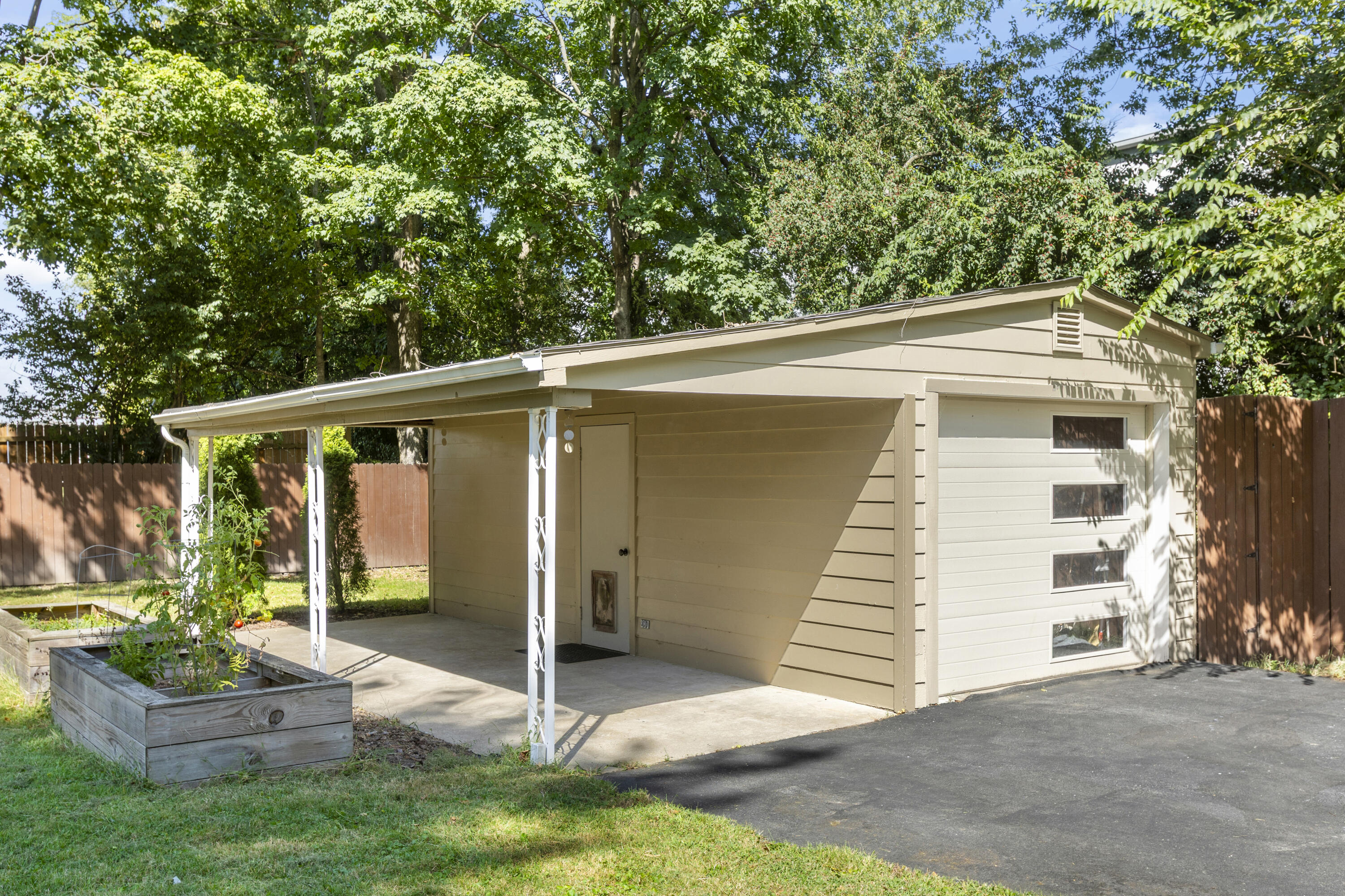 2091 Spring Grove Avenue Property Photo 29