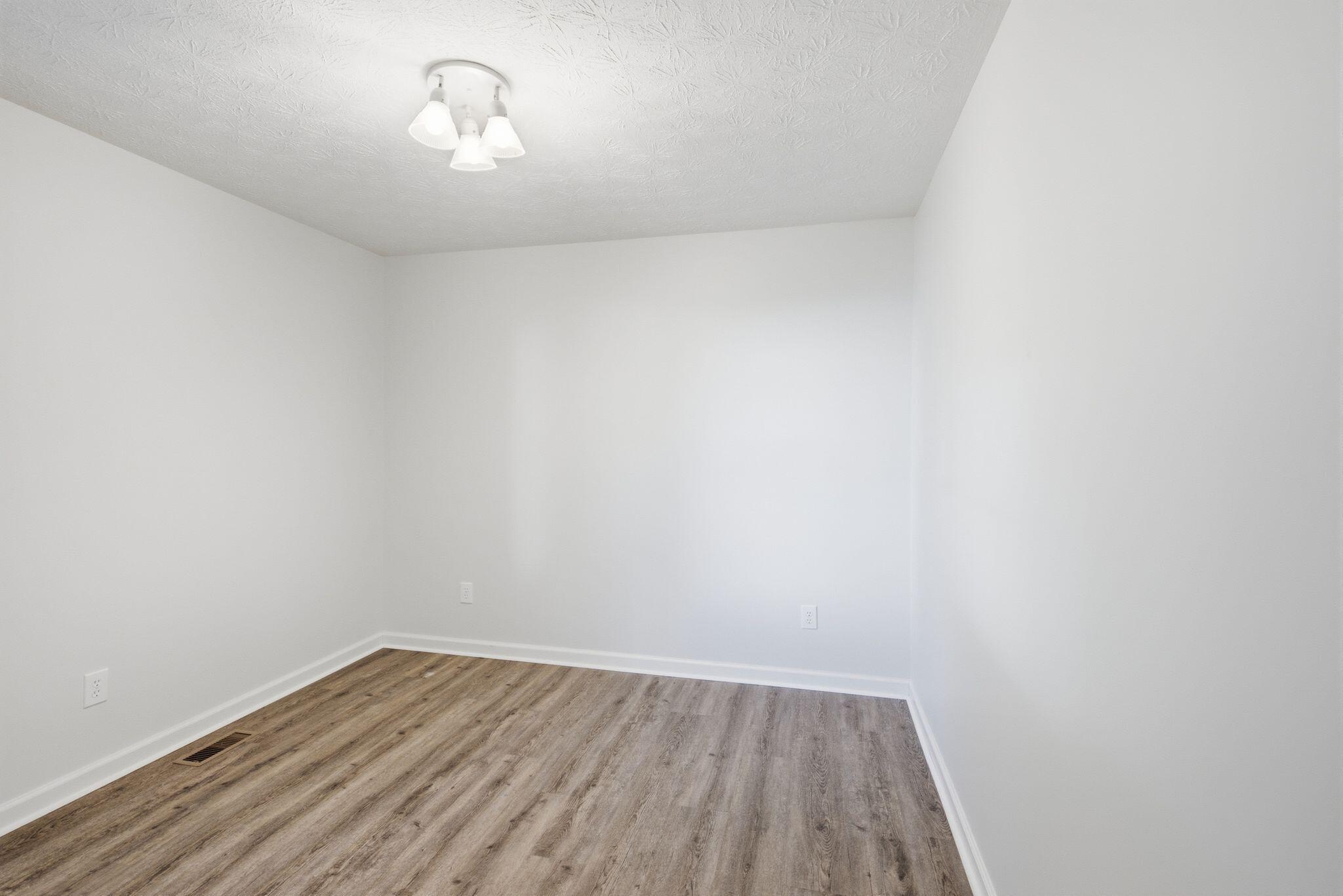 143 S Bold Forbes Boulevard Property Photo 10