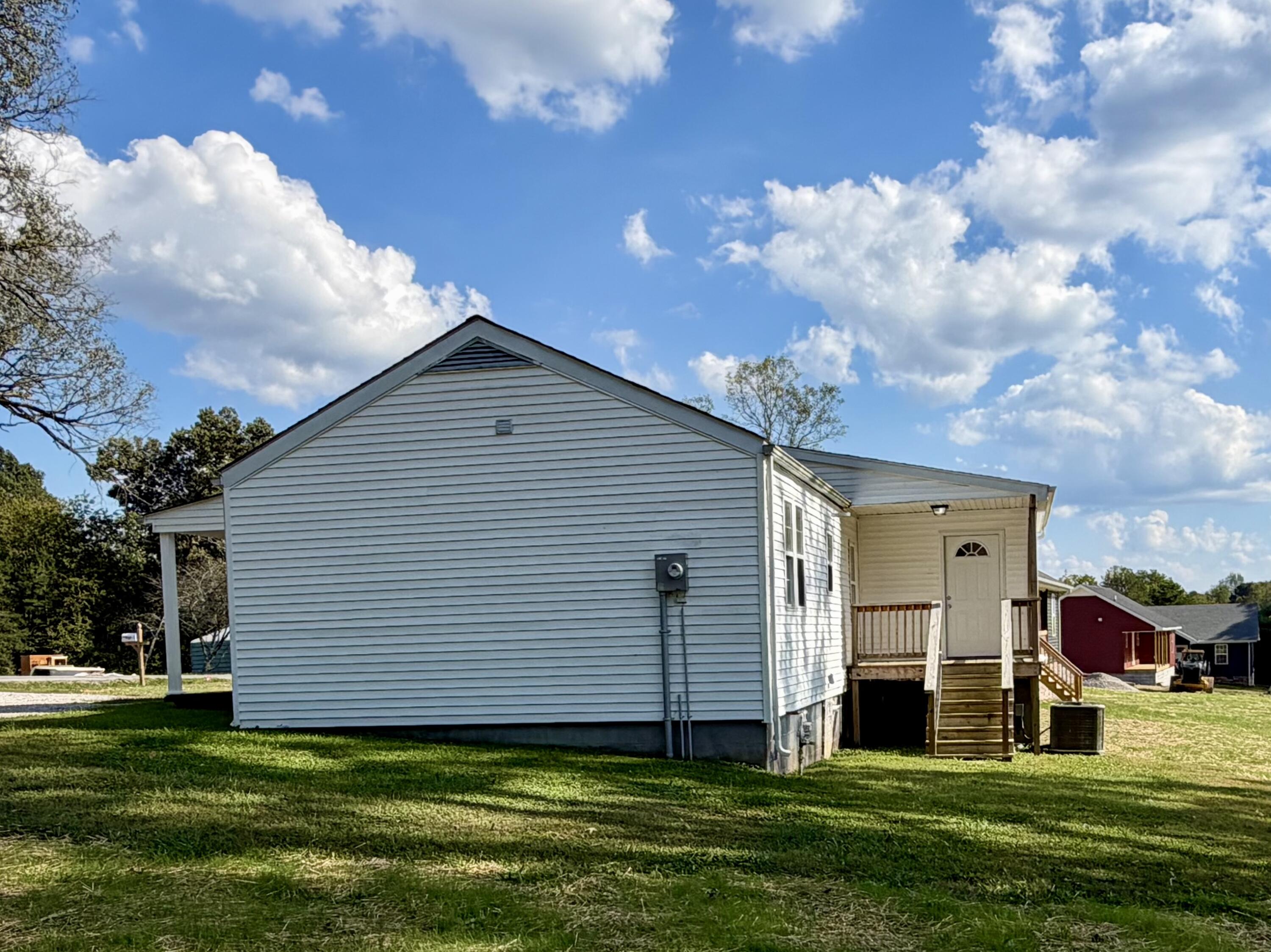 1041 Topton Road Property Photo 2