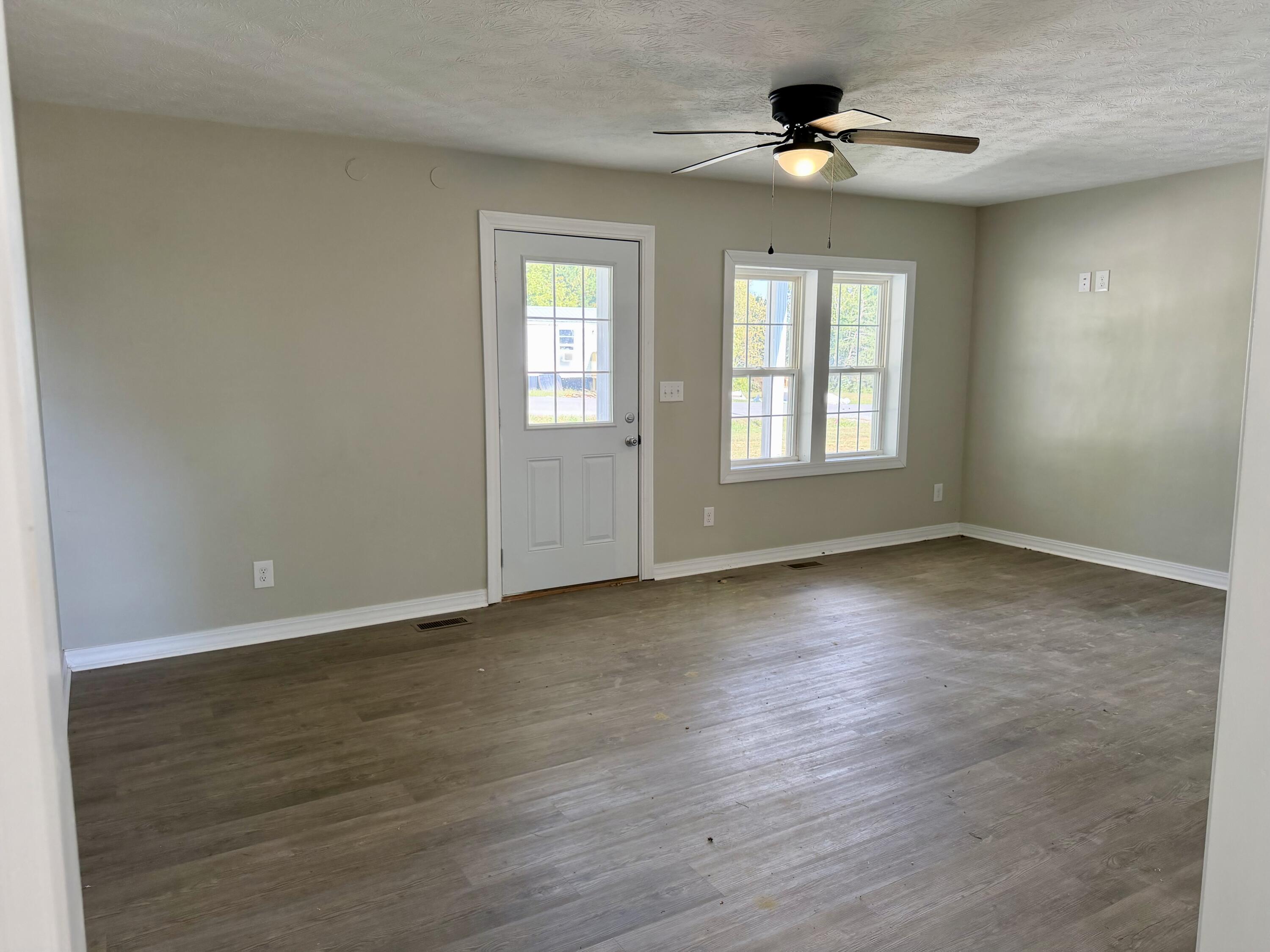 1041 Topton Road Property Photo 7